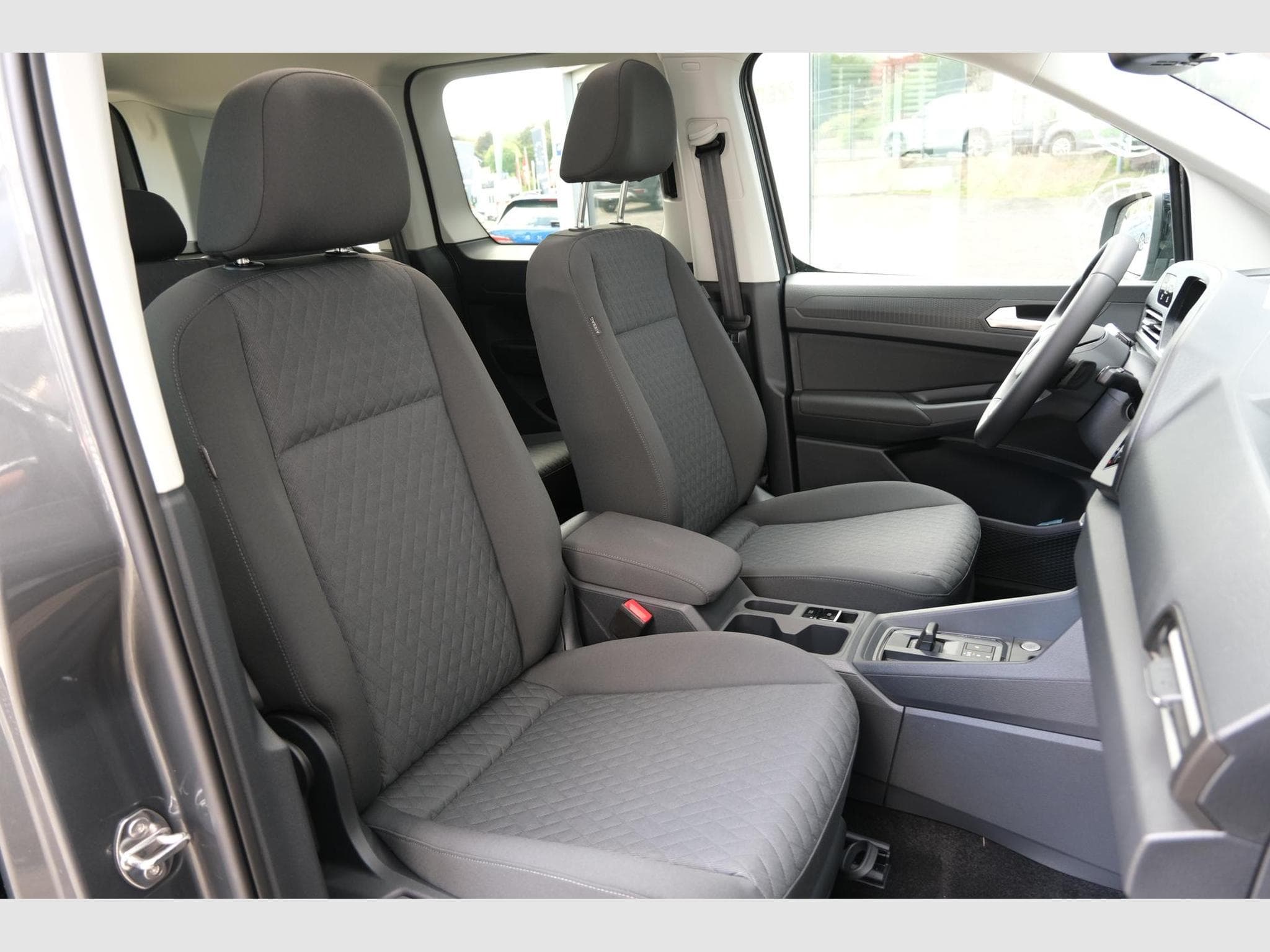 VW Caddy eHybrid Dark Label (2026) - Photo 23