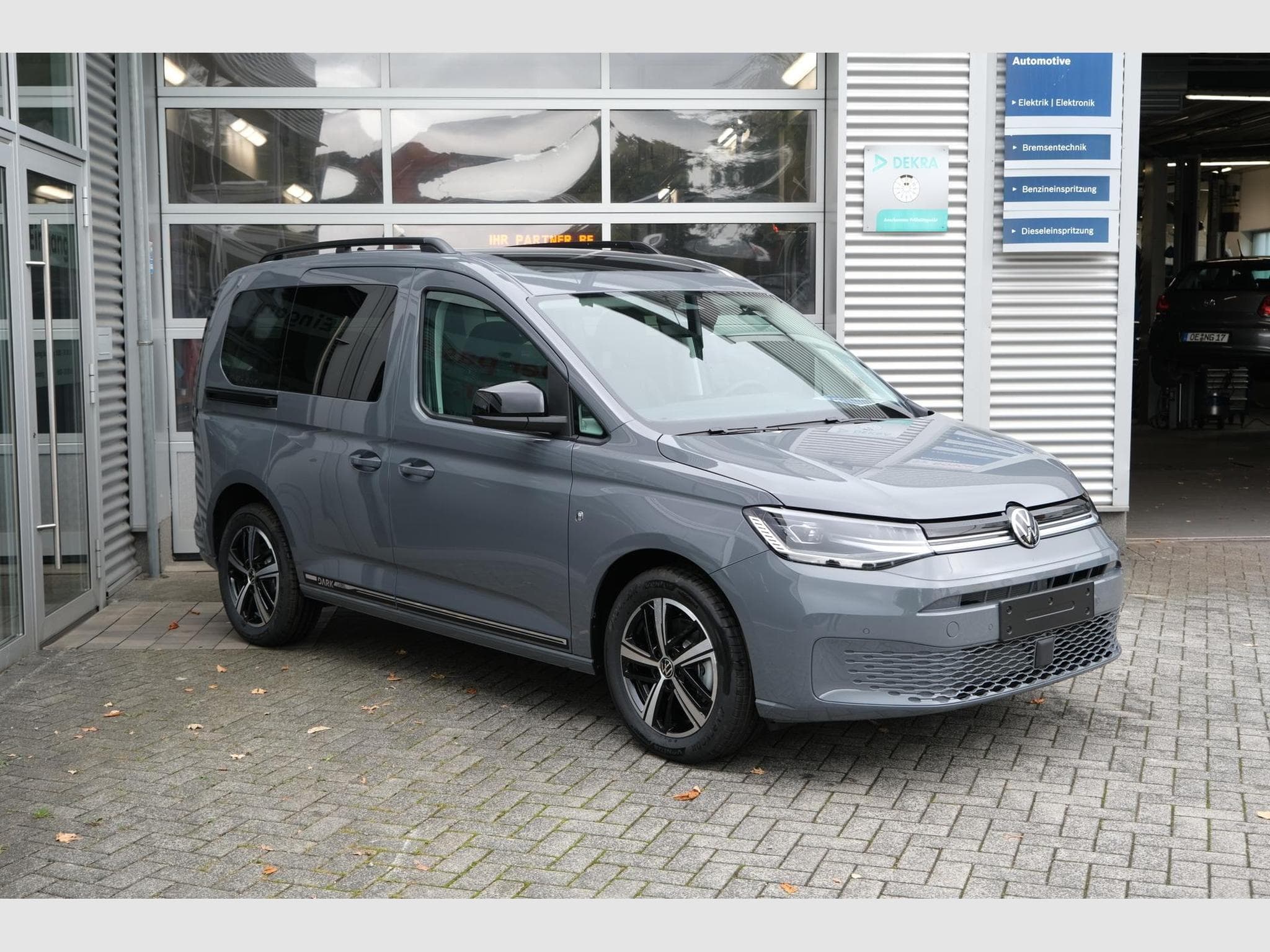 VW Caddy eHybrid Dark Label (2026) - Foto 4