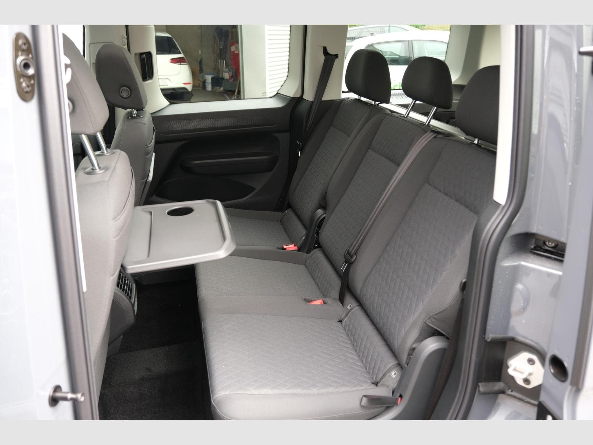 VW Caddy eHybrid Dark Label (2026) - Foto 9
