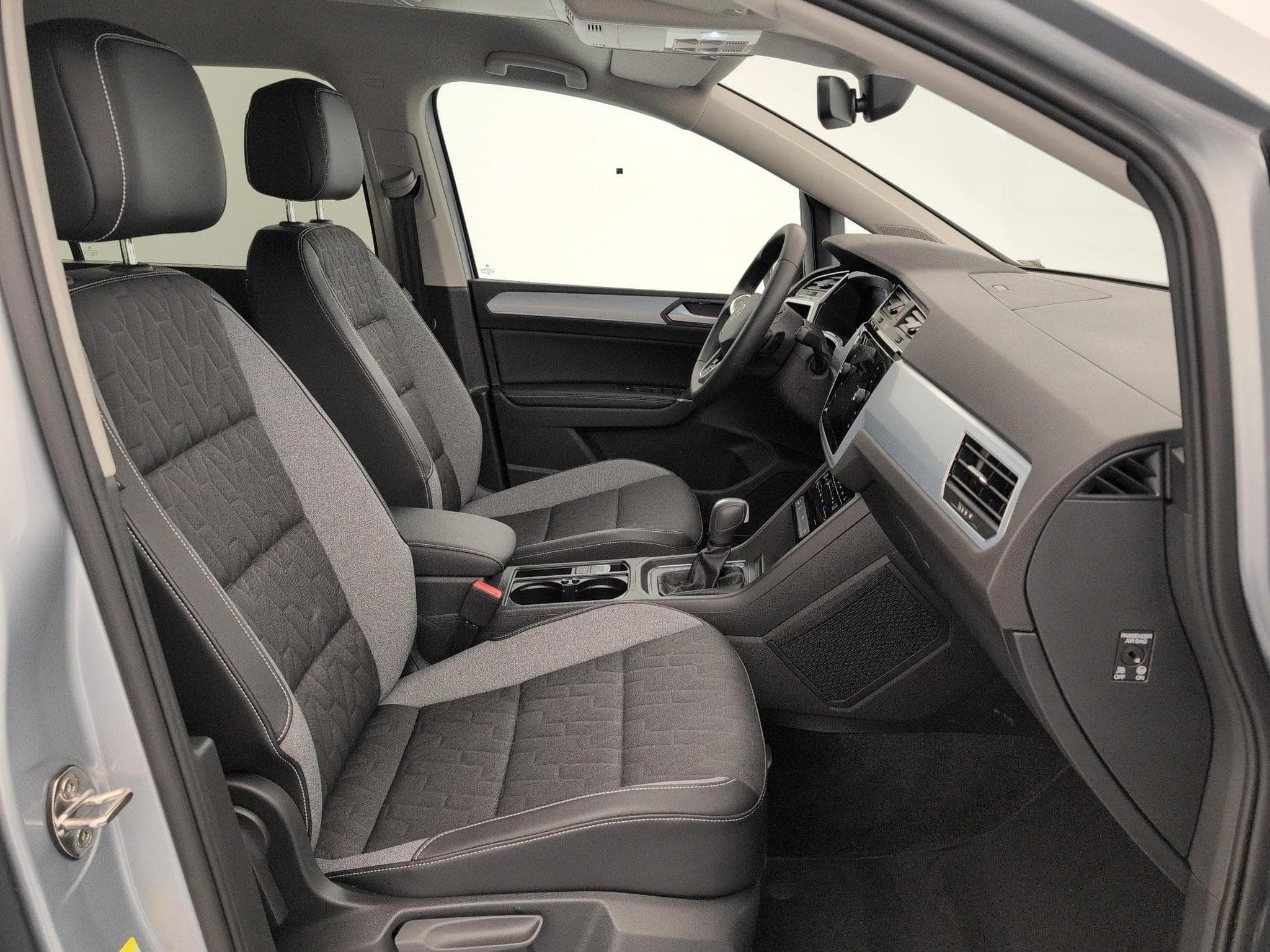 VW Touran Life Plus 7pl (2025) - Photo 9