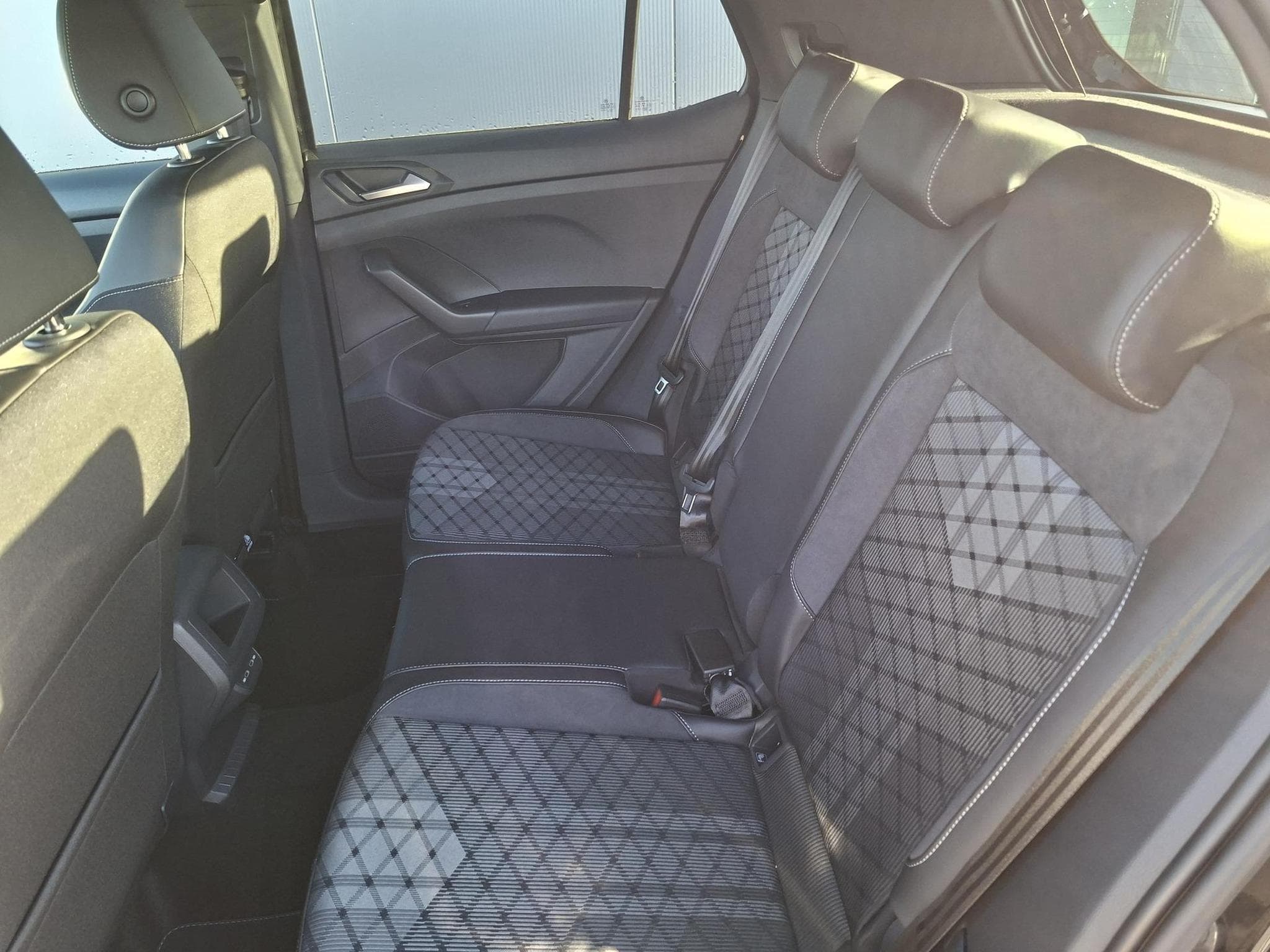 VW T-Cross R-Line Limited (2026) - Foto 9
