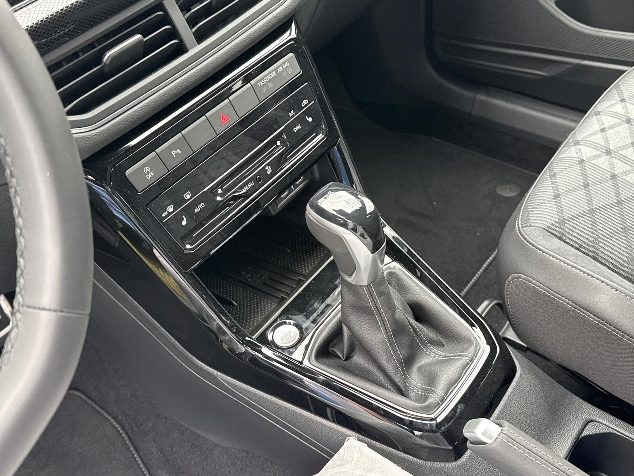 VW T-Cross R-Line Limited (2026) - Photo 12