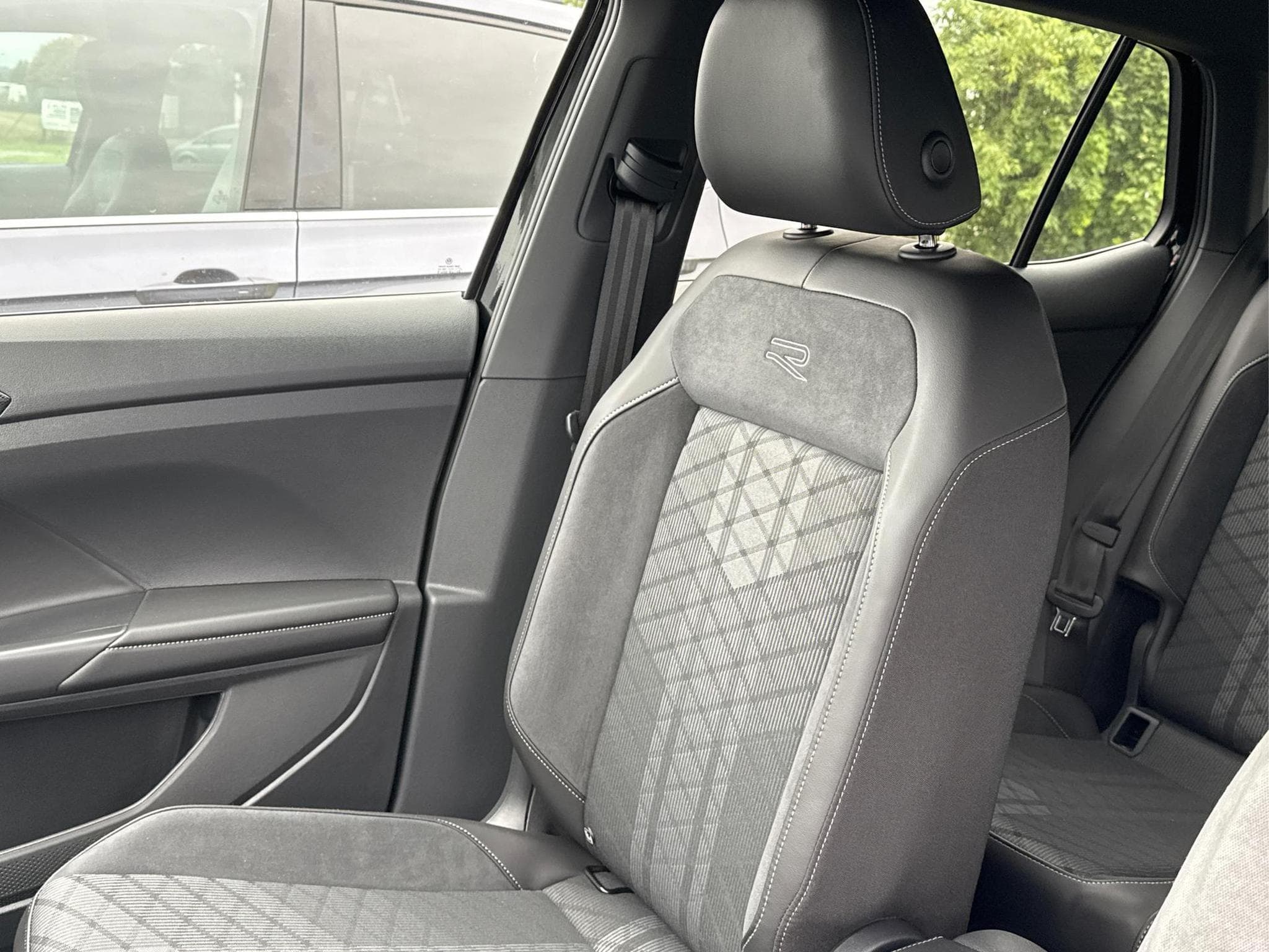 VW T-Cross R-Line Limited (2026) - Photo 14
