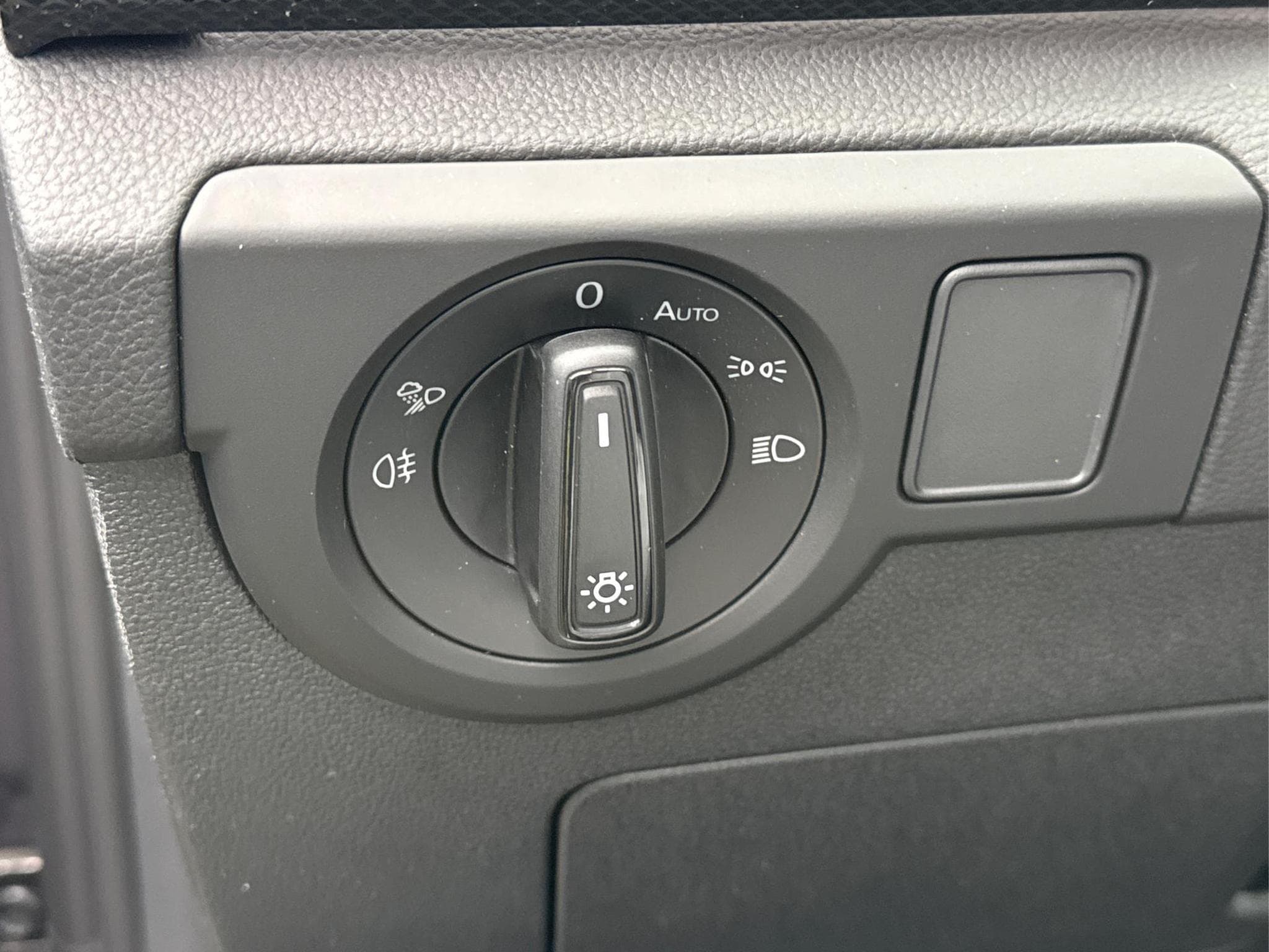 VW T-Cross R-Line Limited (2026) - Photo 13