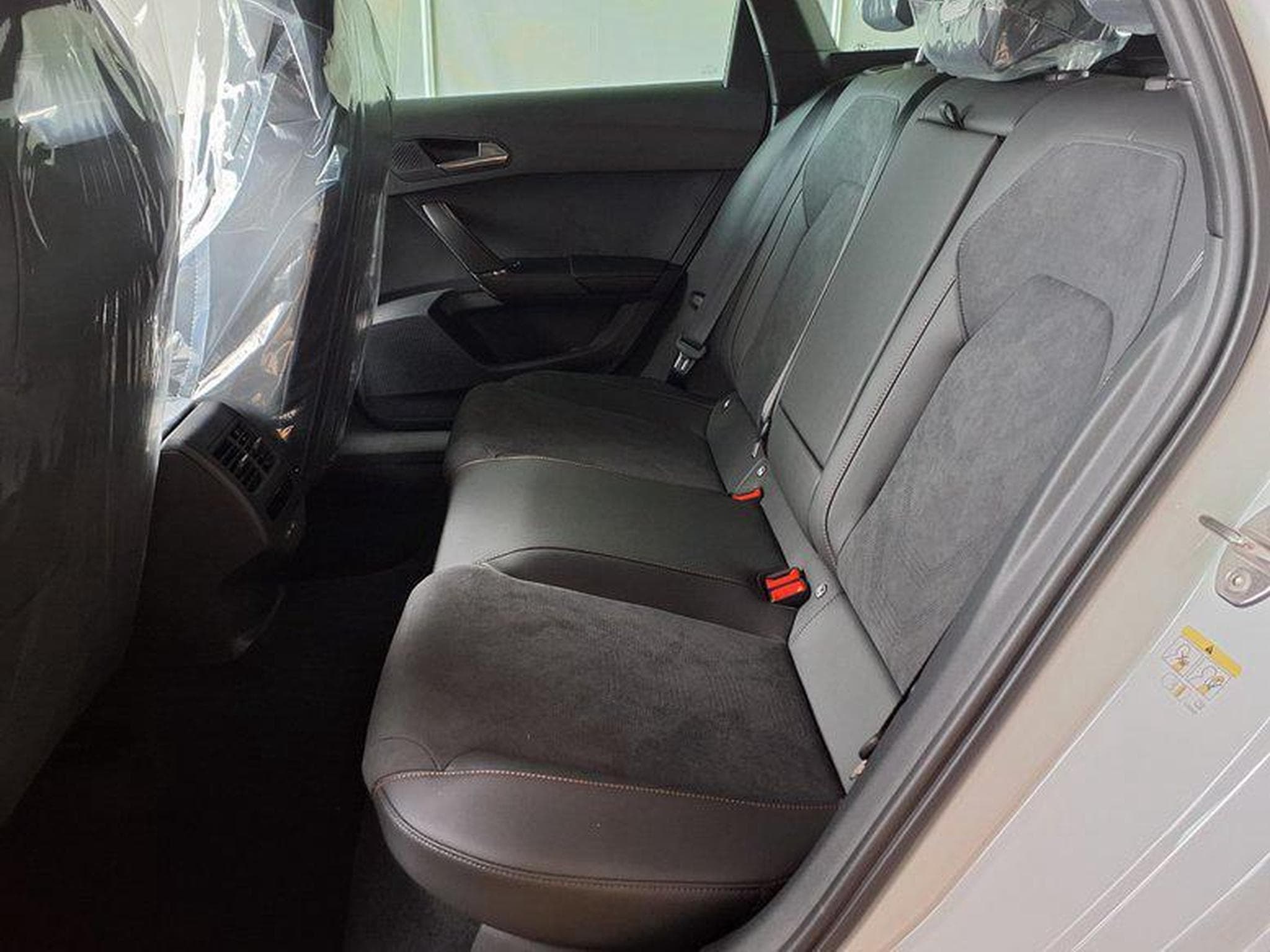 Cupra Leon VZ 2.0 TSI (2026) - Photo 6