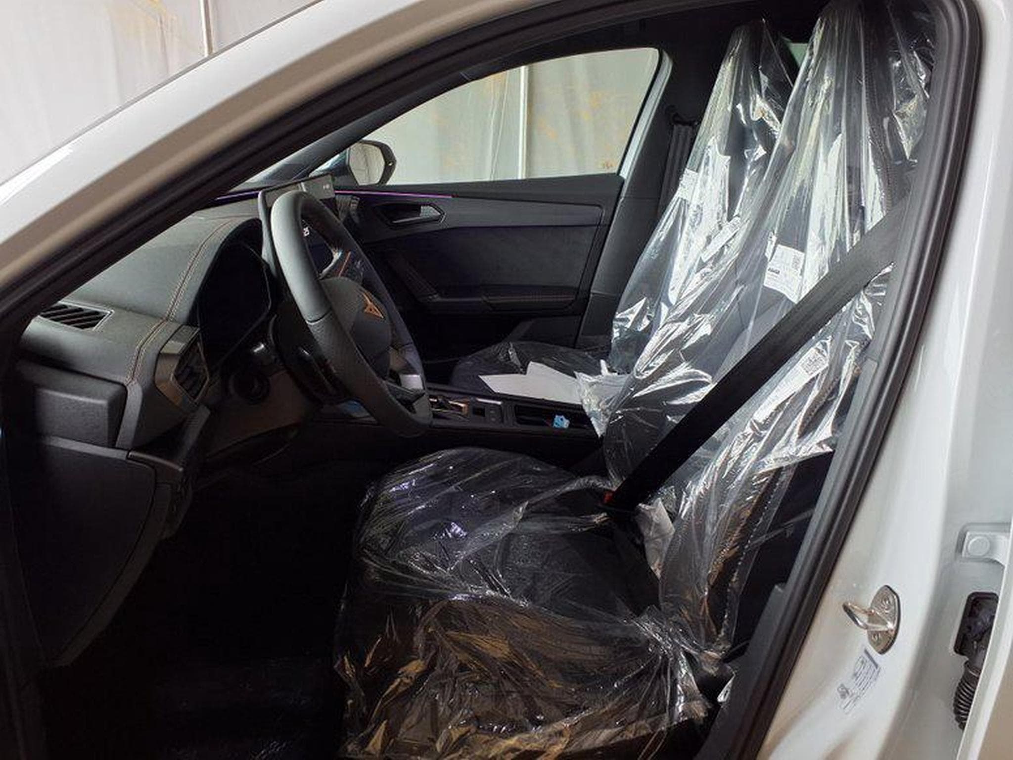 Cupra Leon VZ 2.0 TSI (2026) - Photo 5