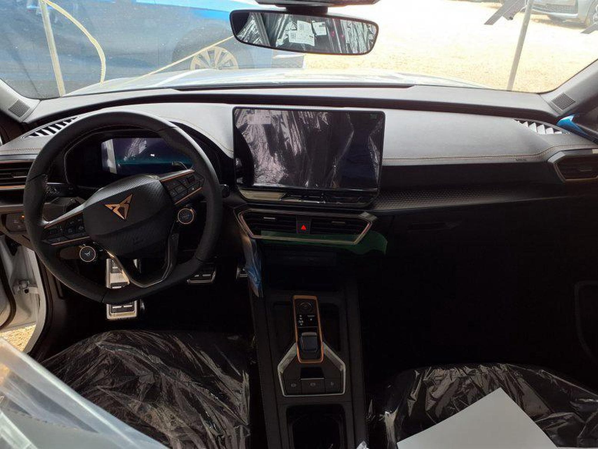 Cupra Leon VZ 2.0 TSI (2026) - Photo 7