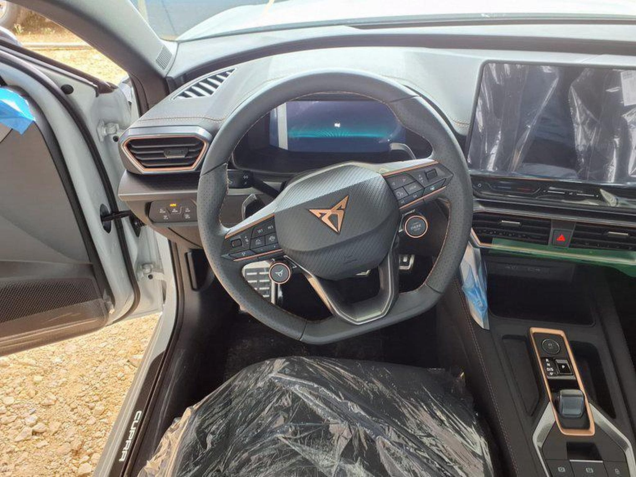 Cupra Leon VZ 2.0 TSI (2026) - Photo 8