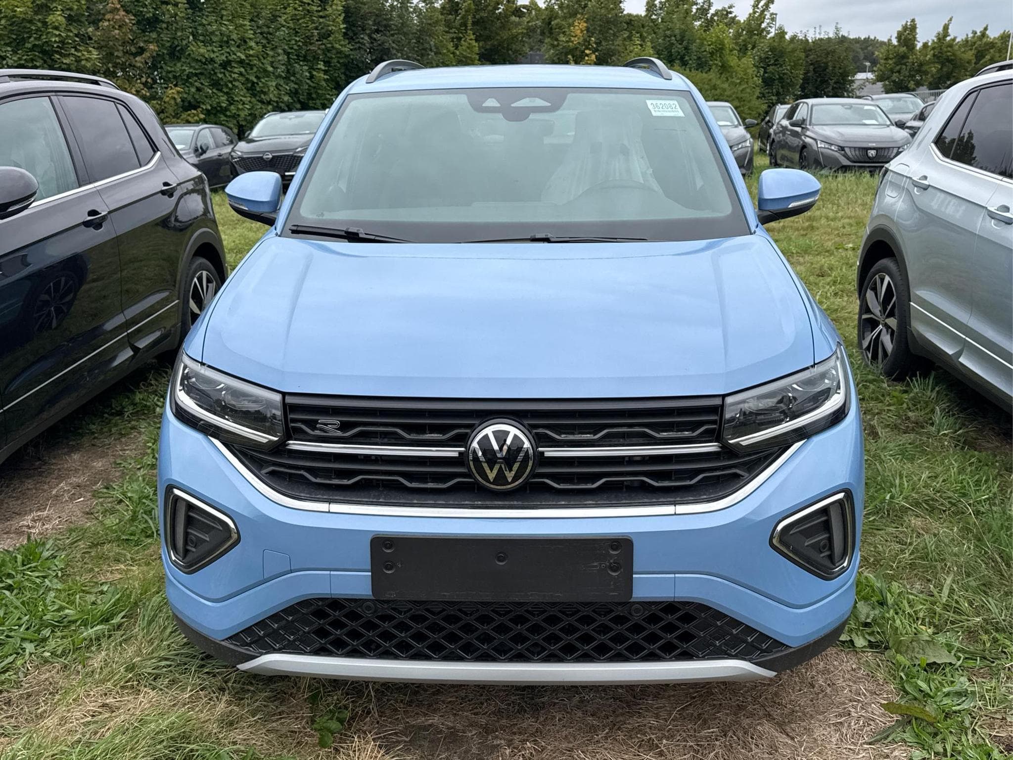 VW T-Cross R-Line Limited (2026) - Photo 2