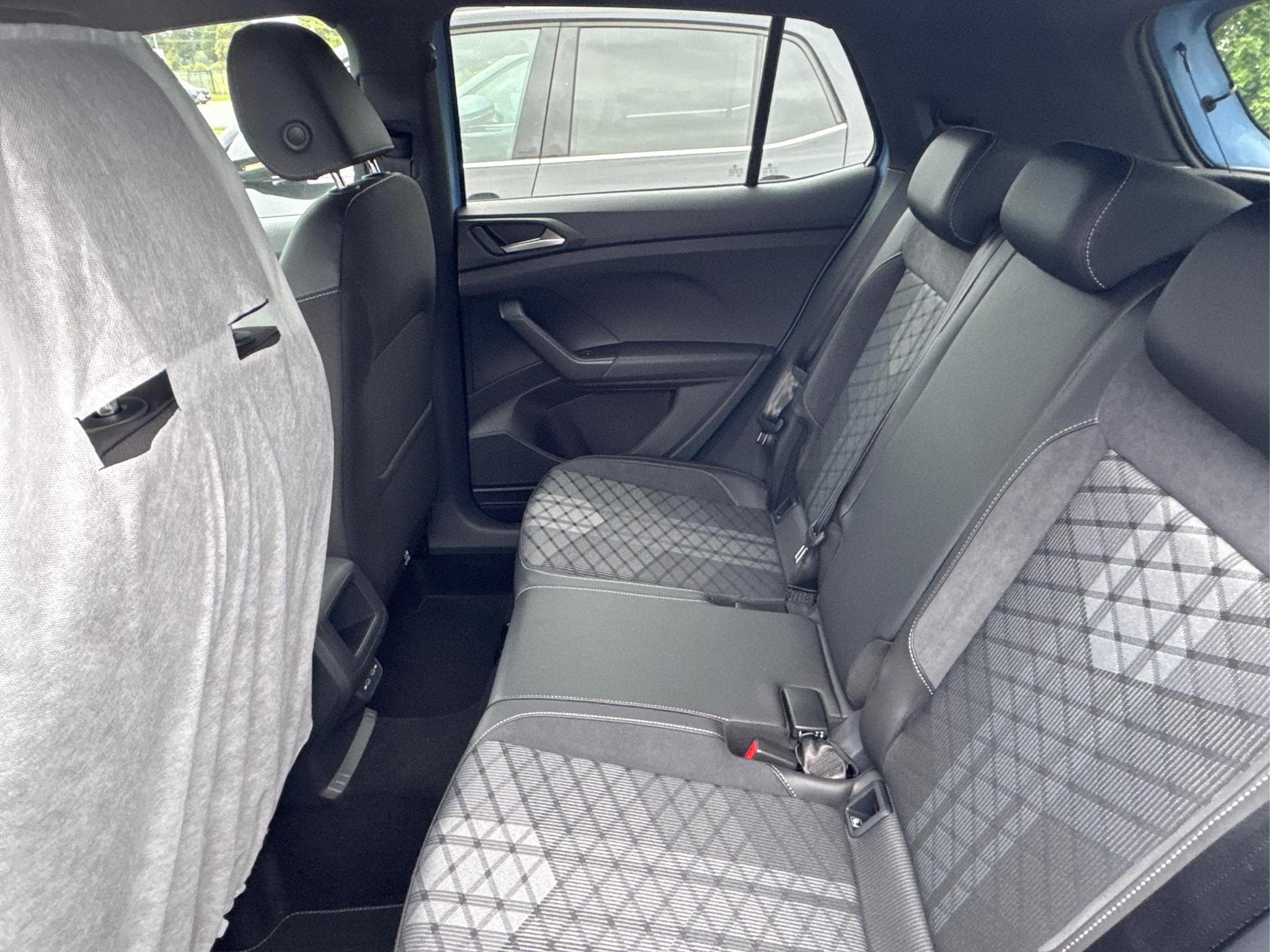 VW T-Cross R-Line Limited (2026) - Photo 13