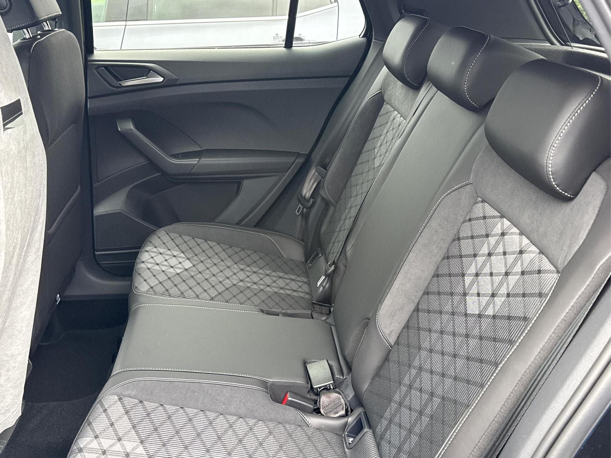 VW T-Cross R-Line Limited (2026) - Photo 11