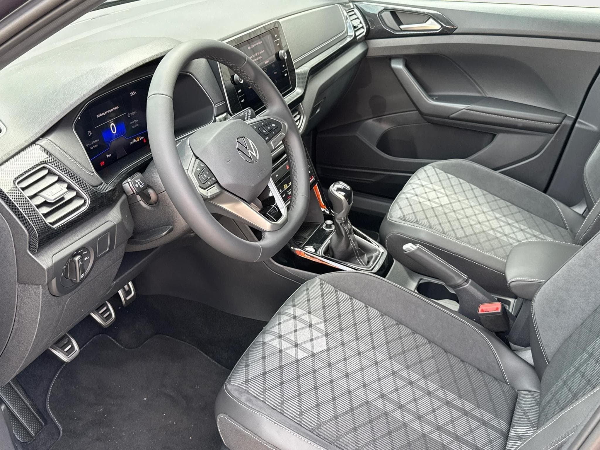 VW T-Cross R-Line Limited (2026) - Photo 14
