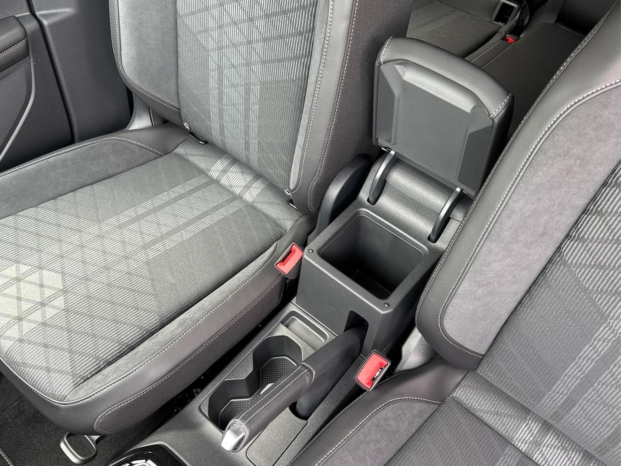VW T-Cross R-Line Limited (2026) - Photo 16