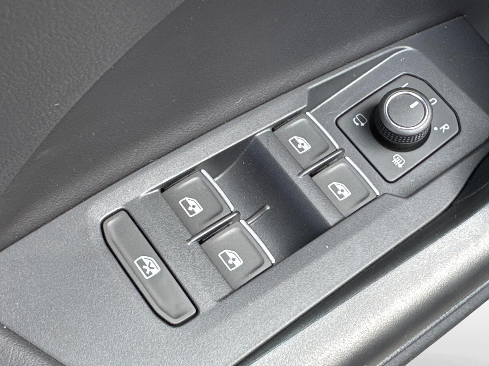 VW T-Cross R-Line Limited (2026) - Photo 20