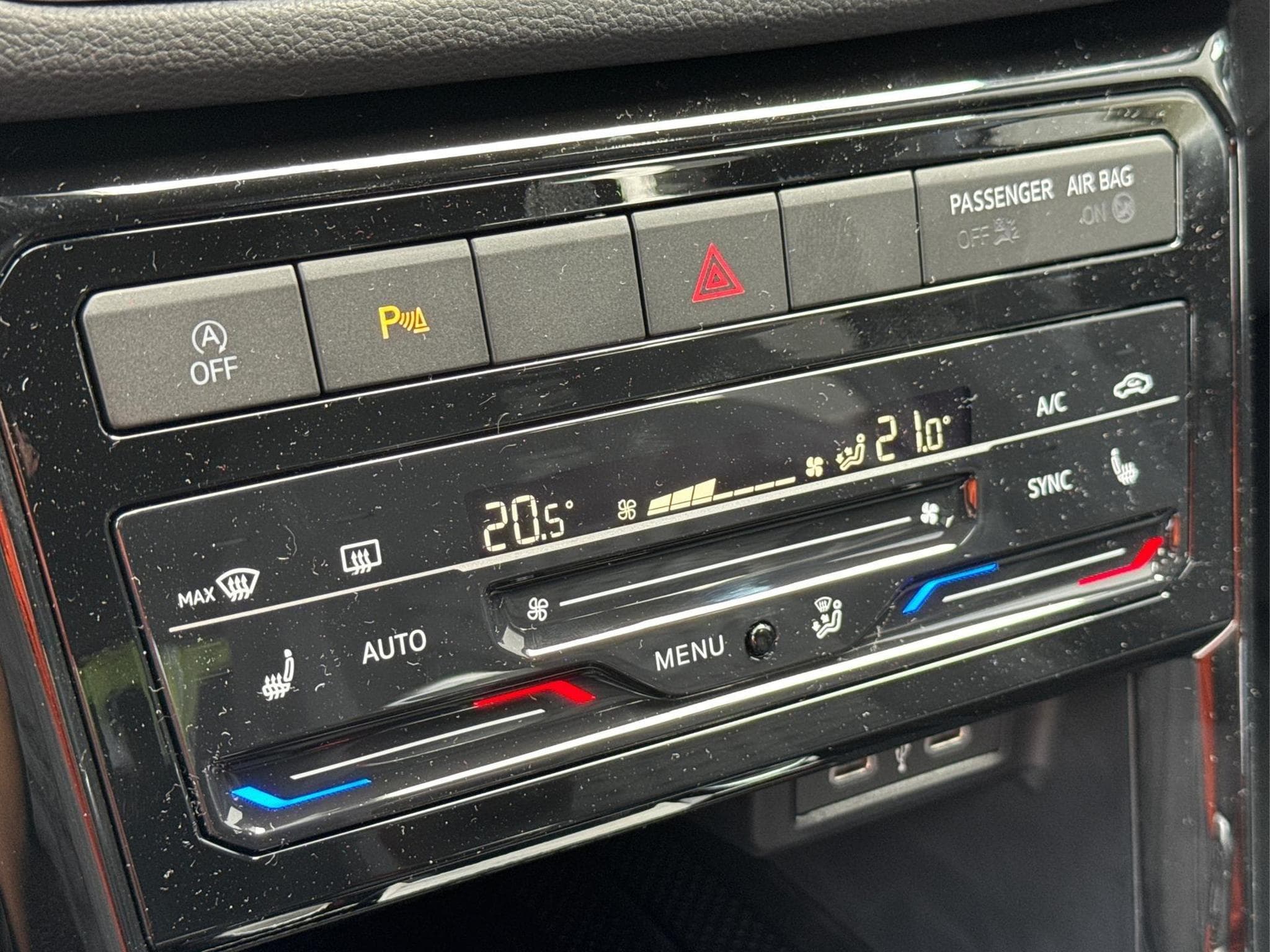 VW T-Cross R-Line Limited (2026) - Photo 23