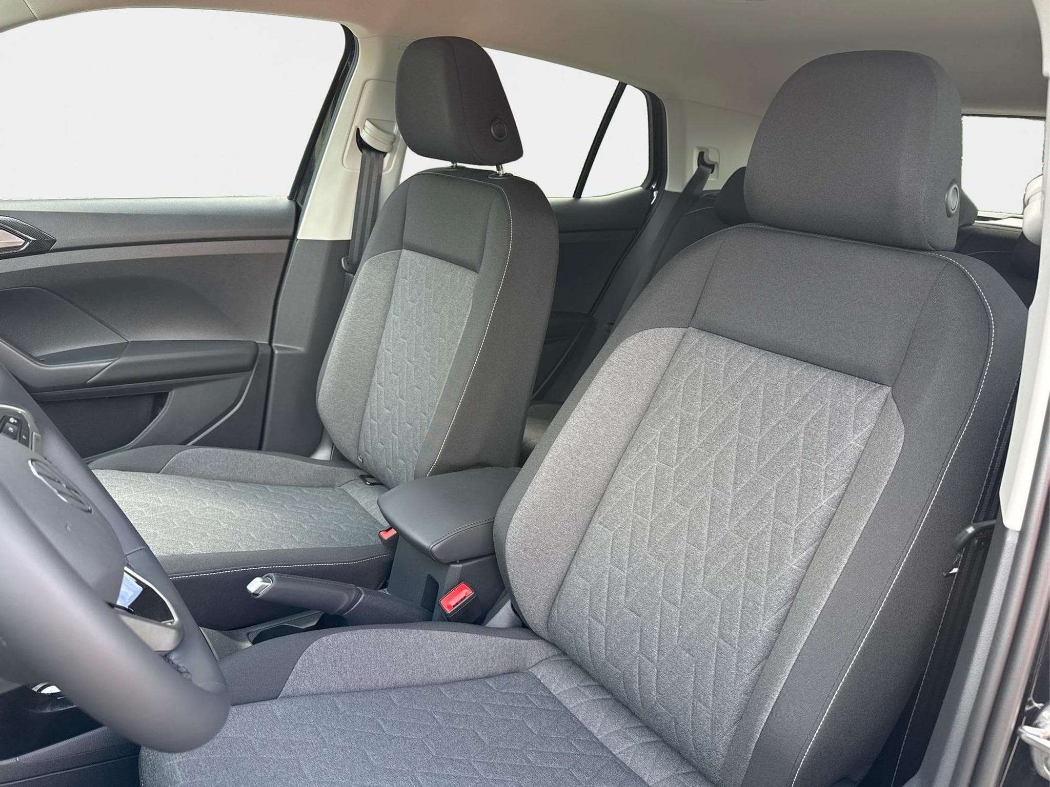 VW T-Cross Limited (2026) - Photo 16