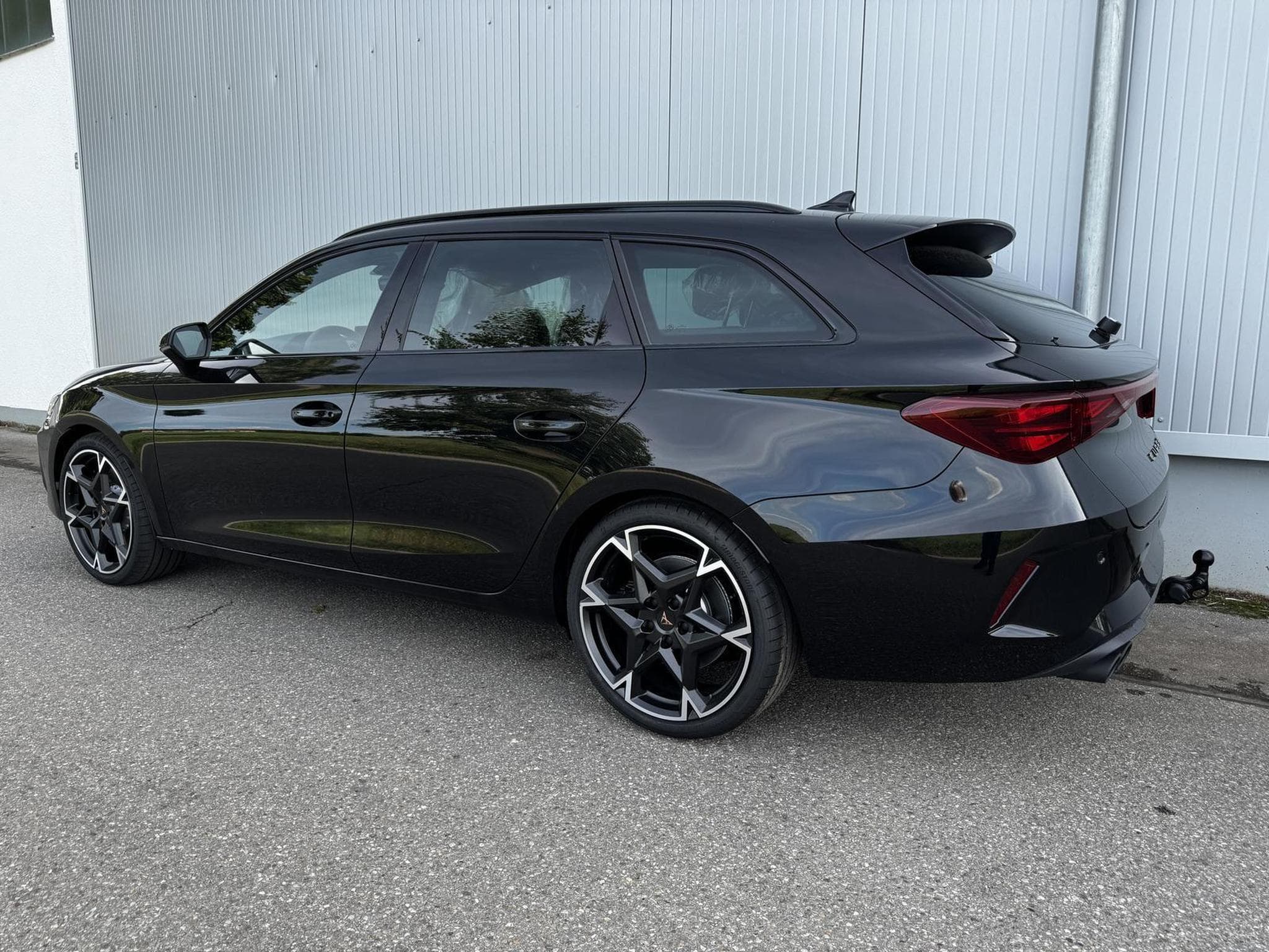 Cupra Leon 2.0 TSI 245 kW 4Drive VZ (2026) - Foto 3