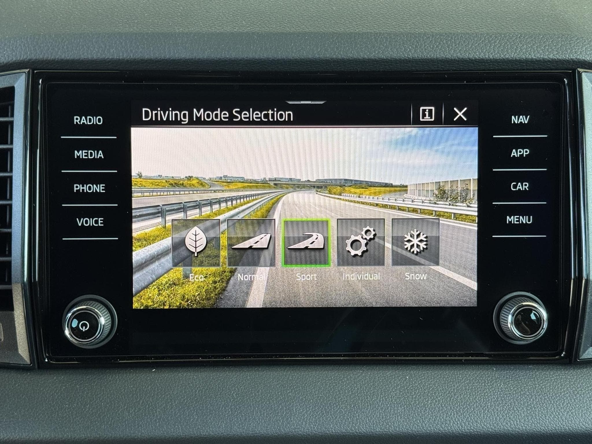 Skoda Karoq Sportline (2026) - Photo 21