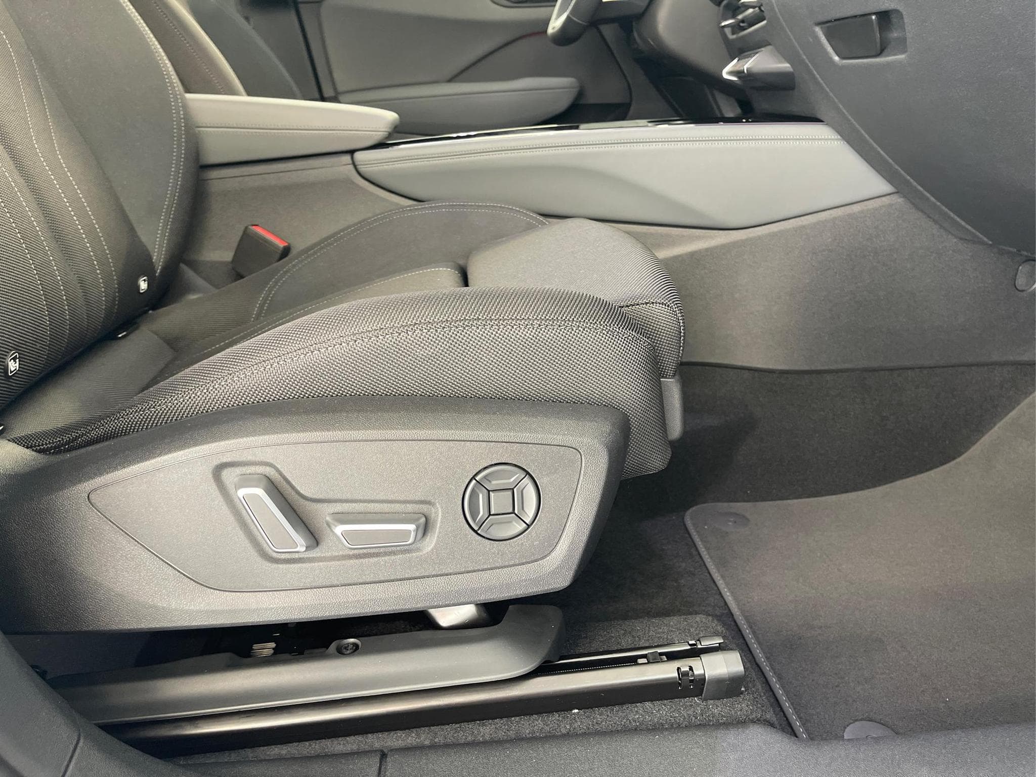 Audi Q3 Sportback NEU (2026) - Photo 15