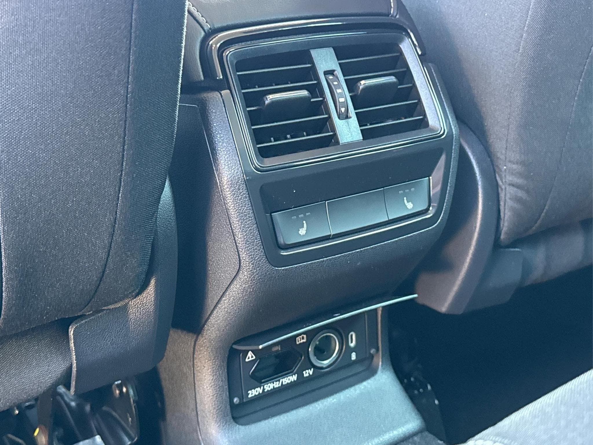 Skoda Karoq Selection (2026) - Photo 18