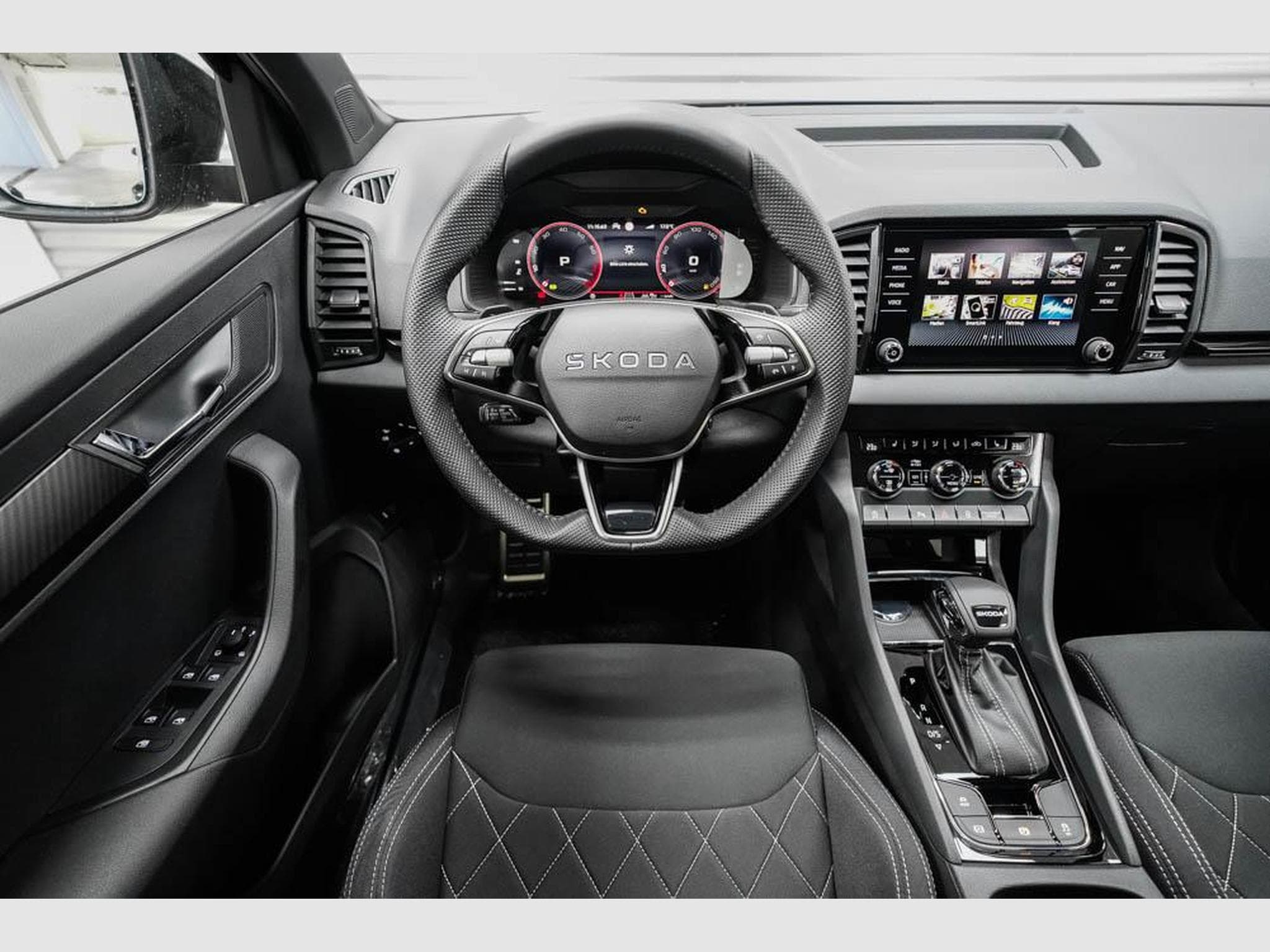 Skoda Karoq 1,5 TSI DSG (2026) - Photo 8