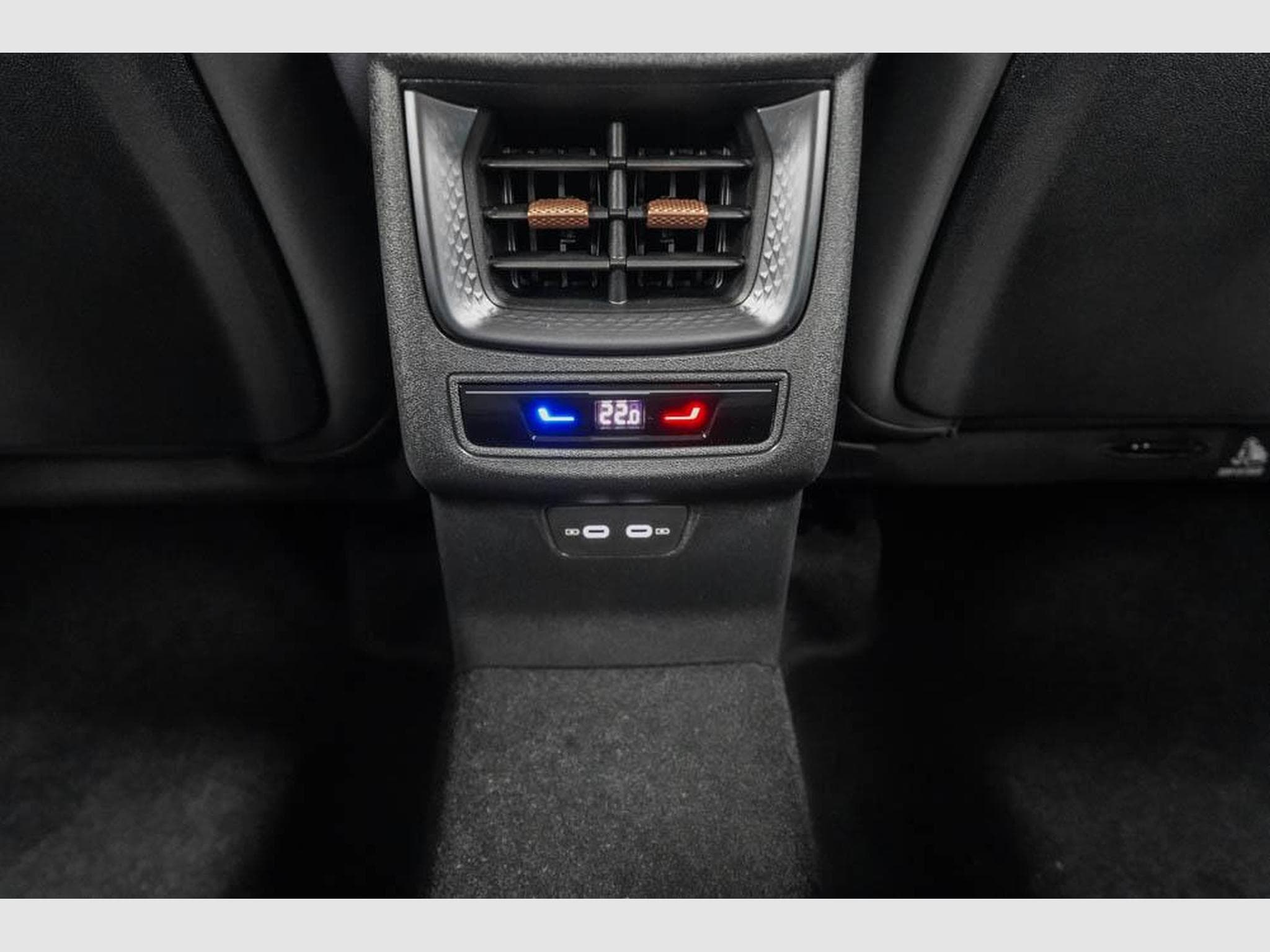 Cupra Terramar 1,5 eTSI DSG (2026) - Photo 18
