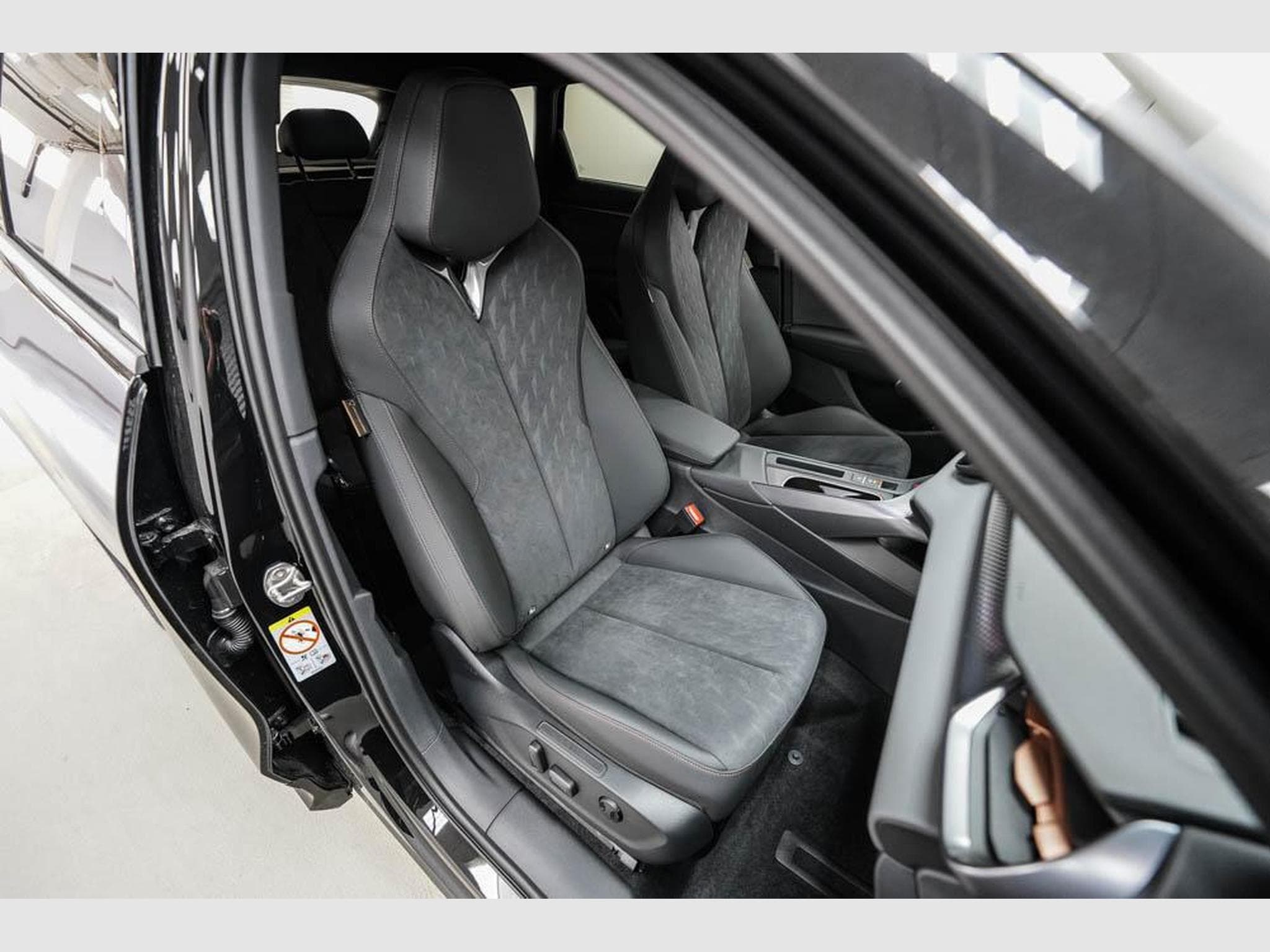 Cupra Terramar 1,5 eTSI DSG (2026) - Photo 23