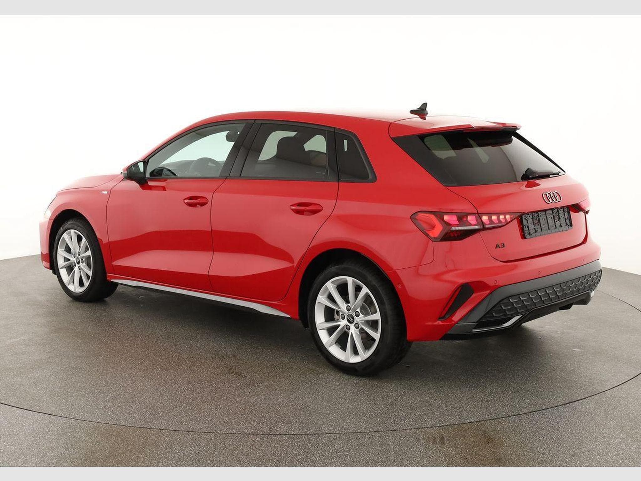 Audi A3 Sportback TFSI 110 kW S line (2026) - Photo 3