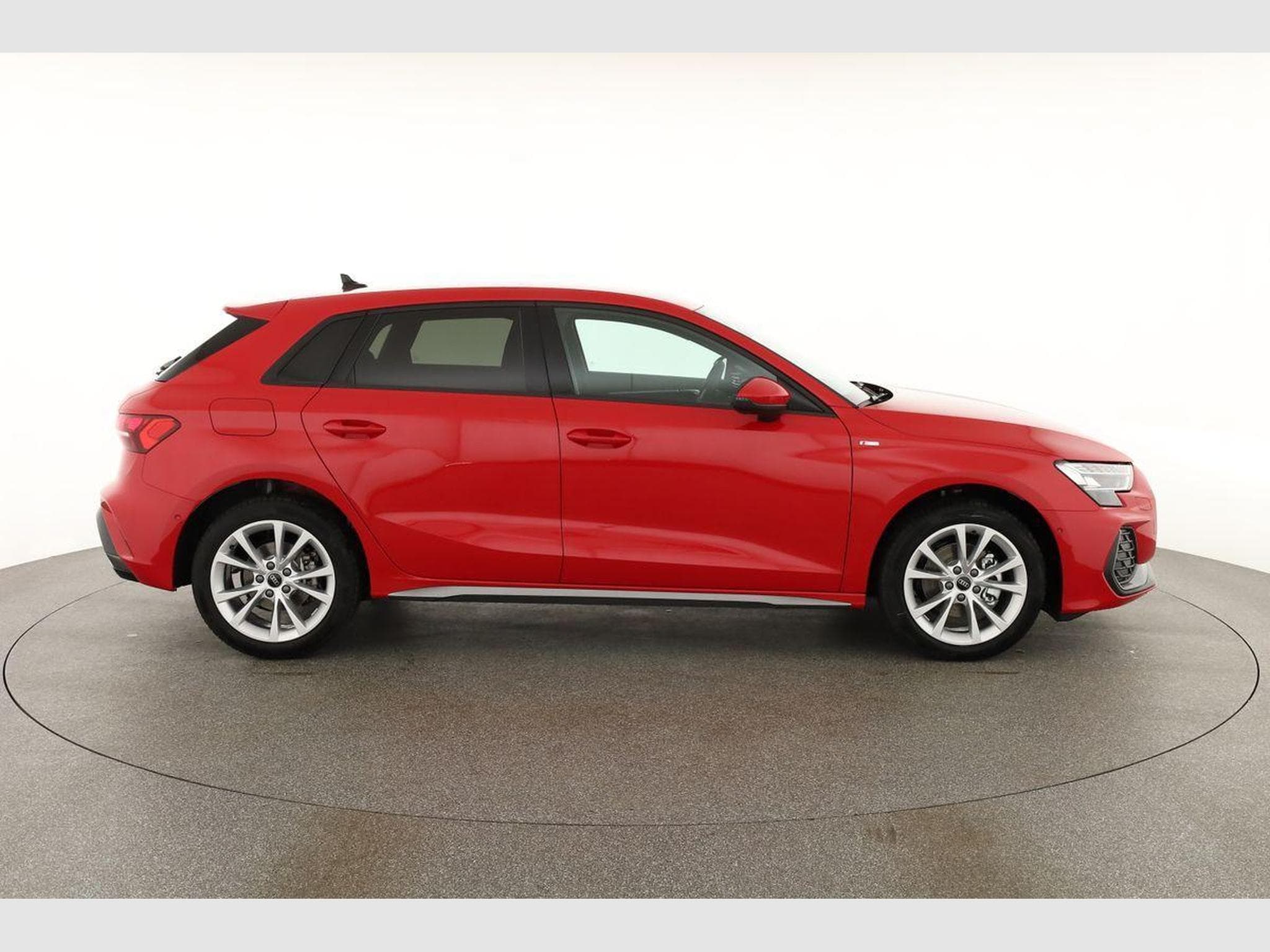 Audi A3 Sportback TFSI 110 kW S line (2026) - Photo 22
