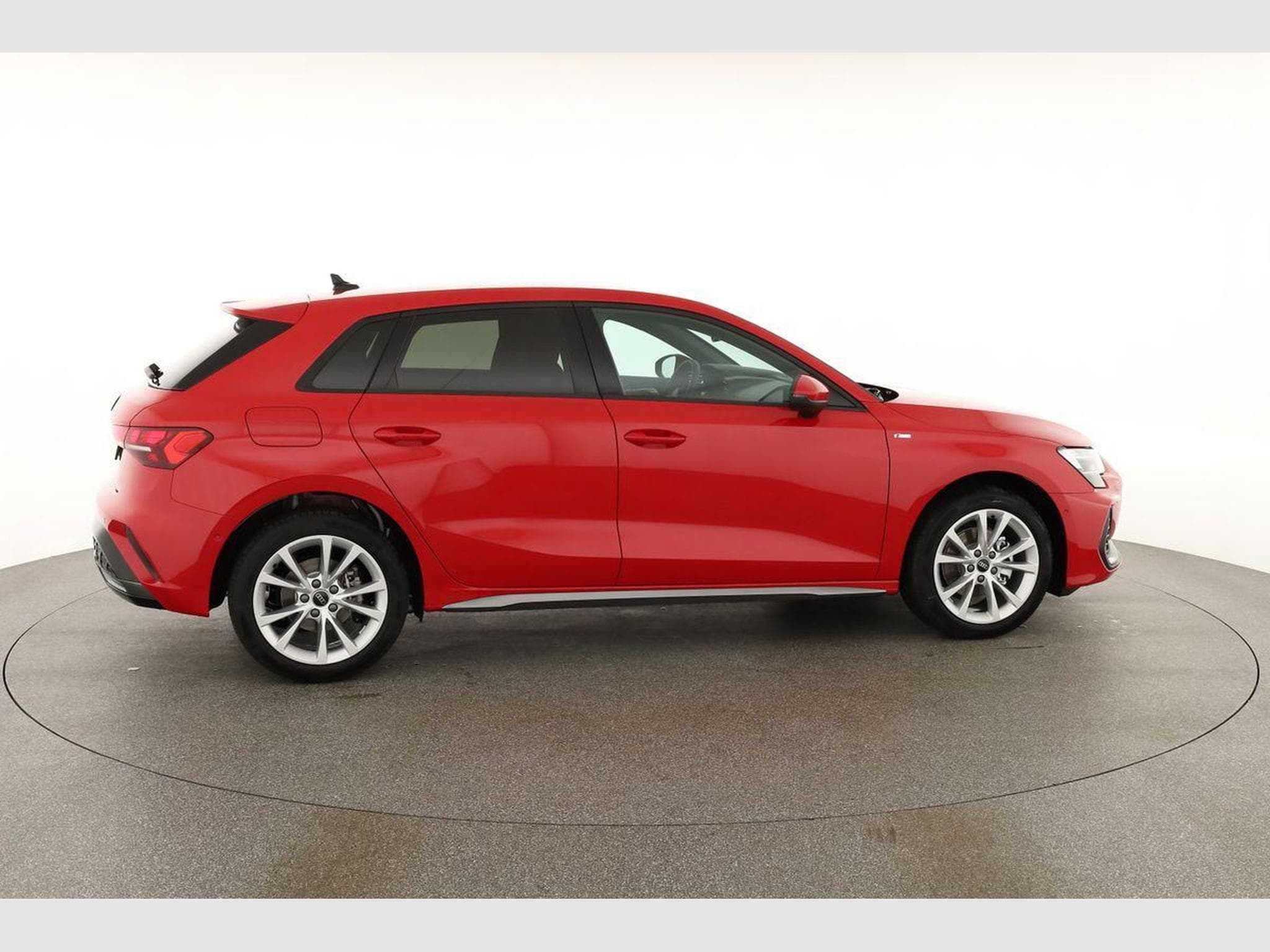 Audi A3 Sportback TFSI 110 kW S line (2026) - Photo 21