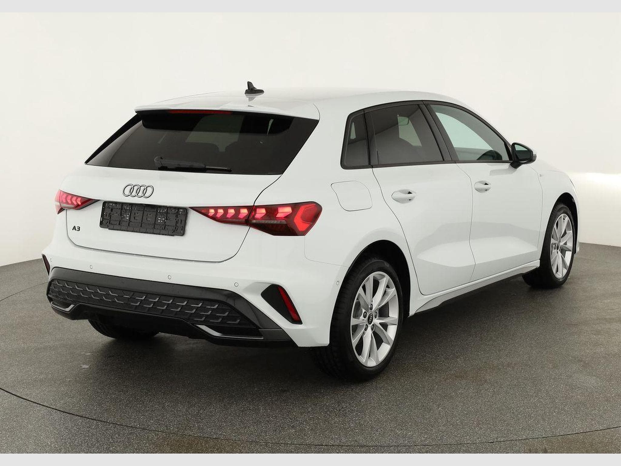Audi A3 Sportback TFSI 110 kW S line (2026) - Photo 2