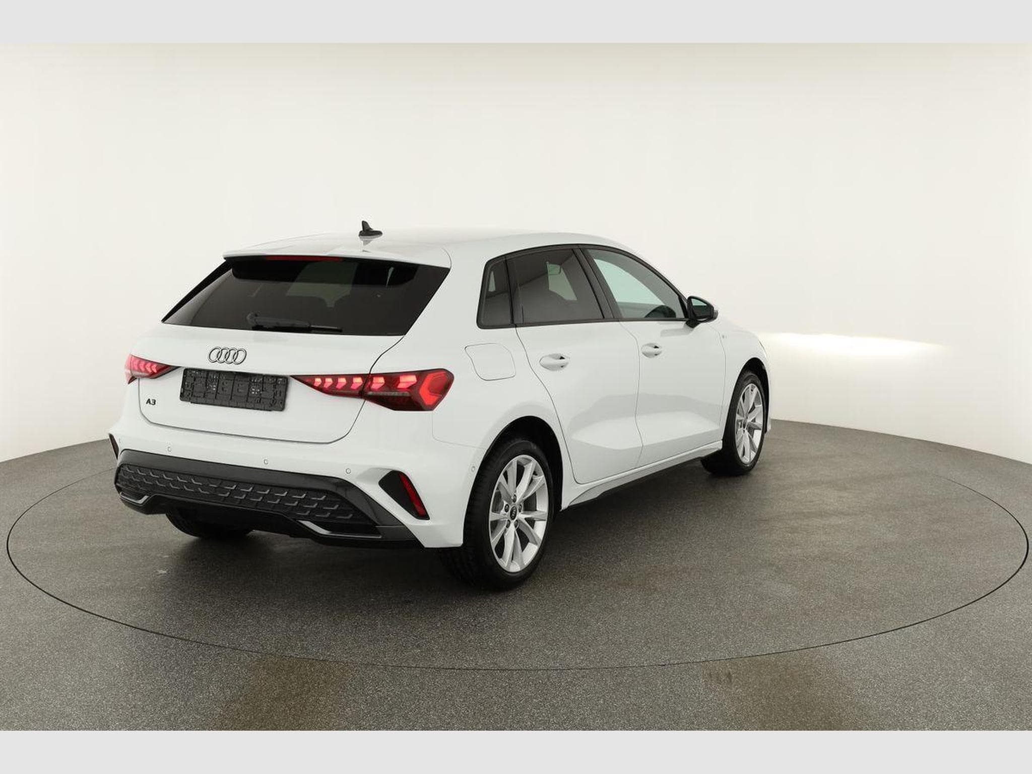 Audi A3 Sportback TFSI 110 kW S line (2026) - Photo 18