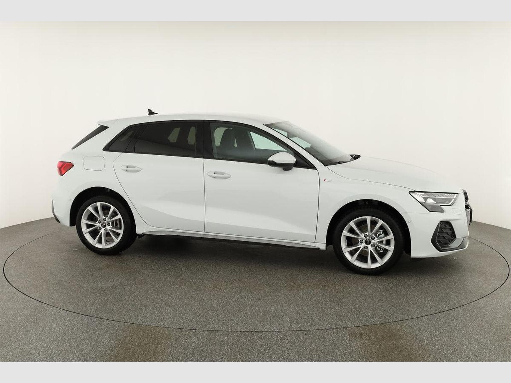Audi A3 Sportback TFSI 110 kW S line (2026) - Photo 23