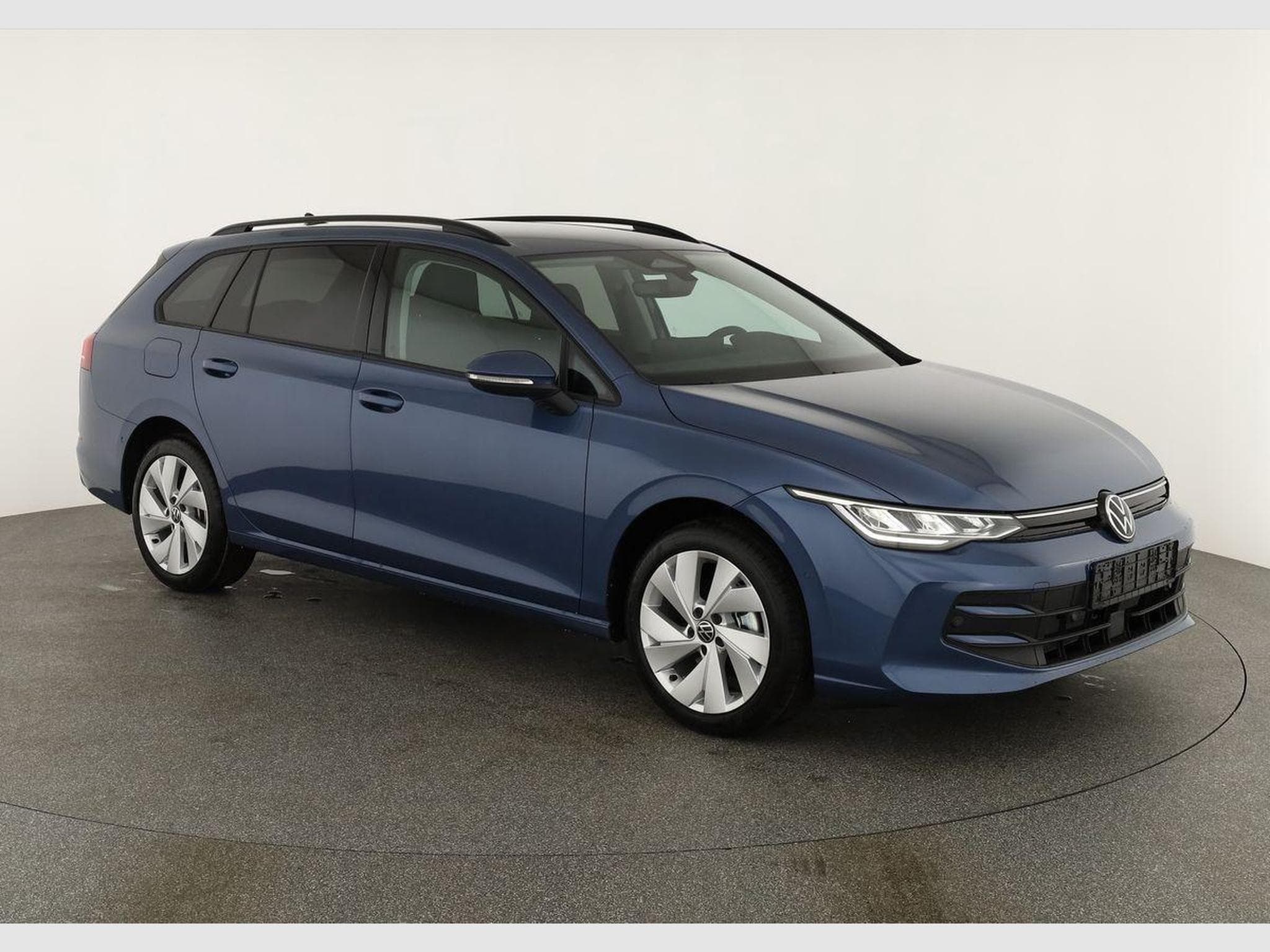 VW Golf Variant 1.5 eTSI 110 kW Life (2026) - Photo 1