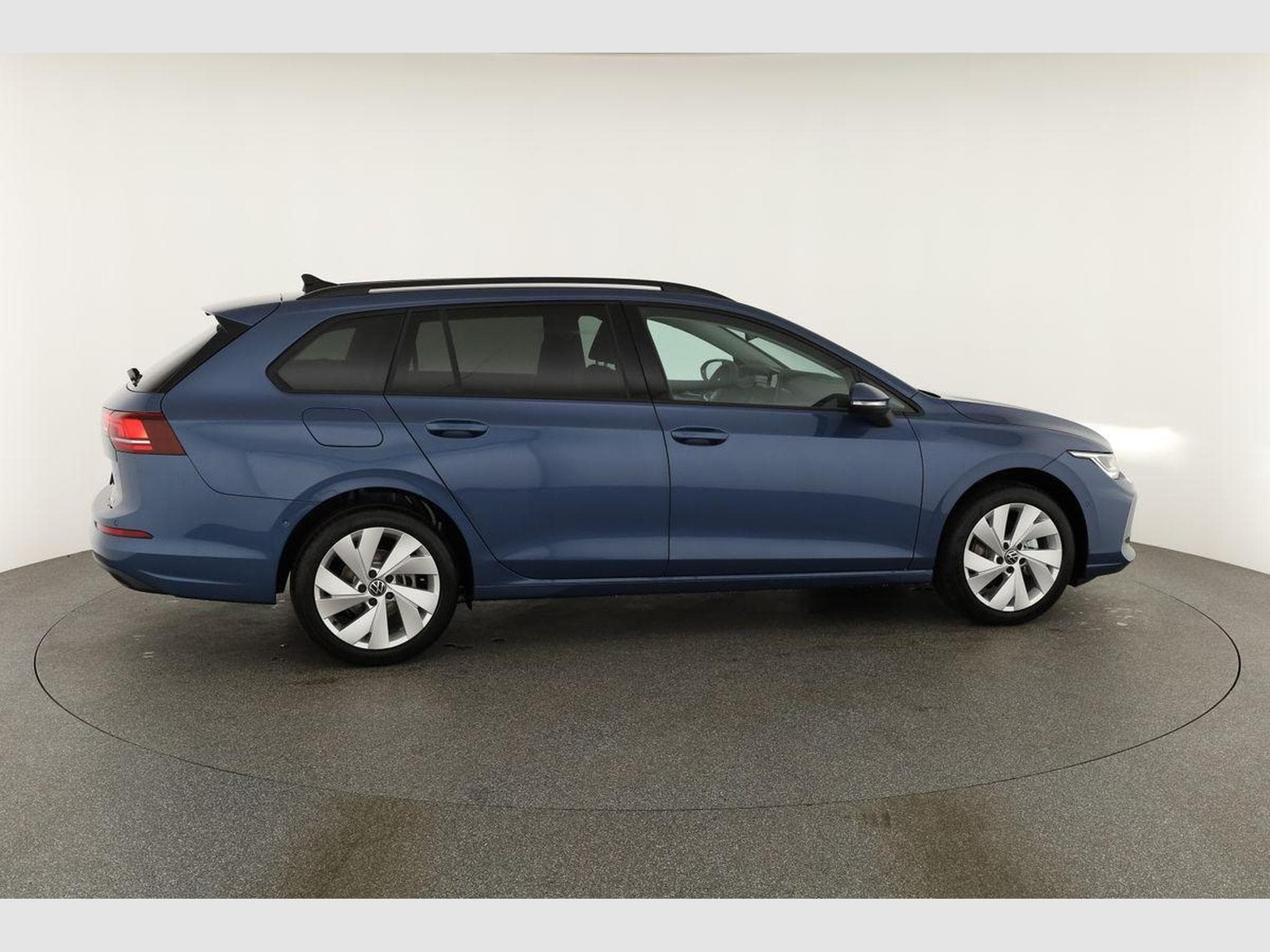 VW Golf Variant 1.5 eTSI 110 kW Life (2026) - Photo 21
