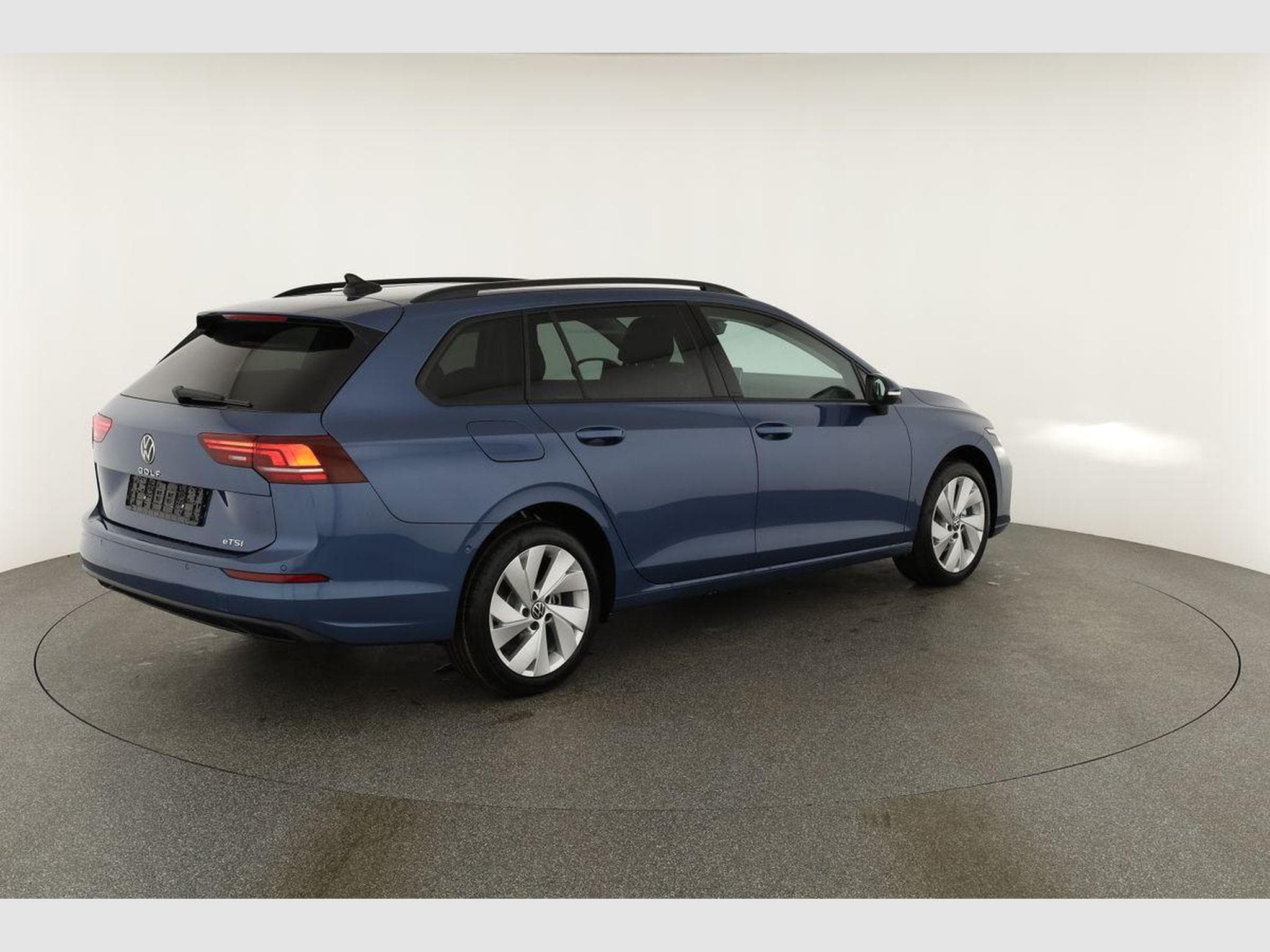 VW Golf Variant 1.5 eTSI 110 kW Life (2026) - Photo 19