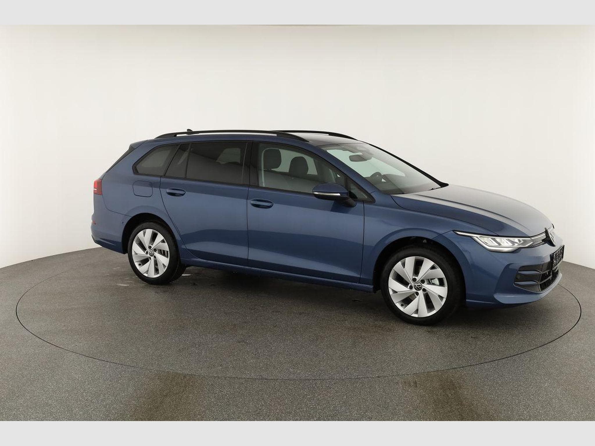VW Golf Variant 1.5 eTSI 110 kW Life (2026) - Photo 24