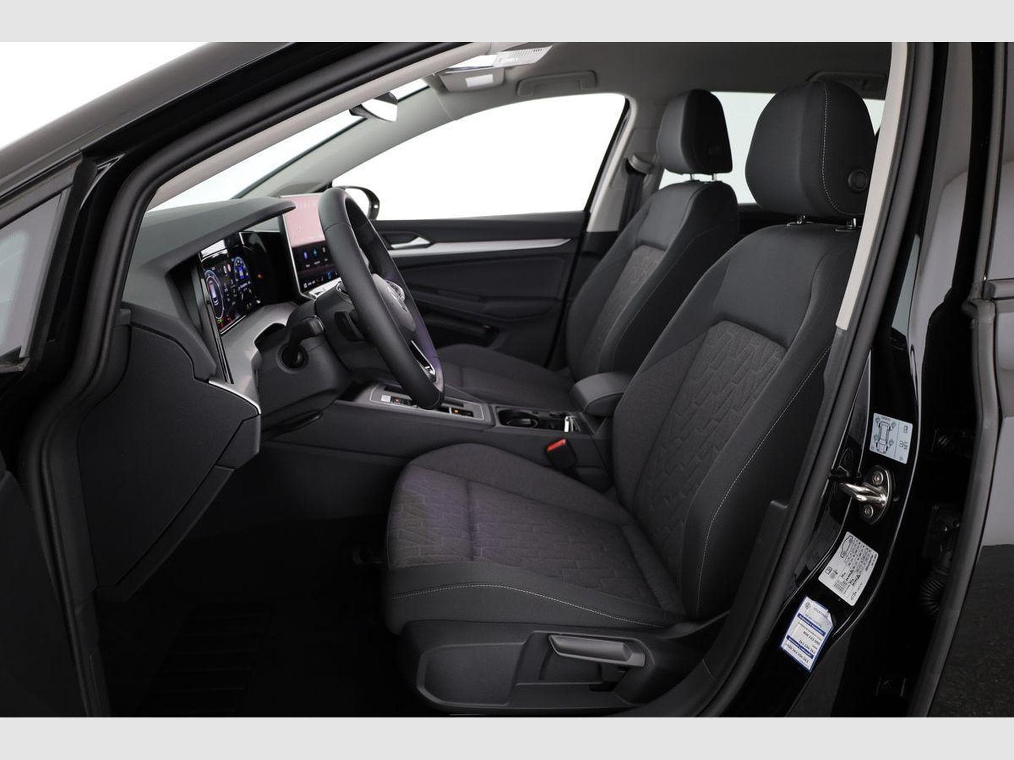 VW Golf Variant 1.5 eTSI 110 kW Life (2026) - Photo 9