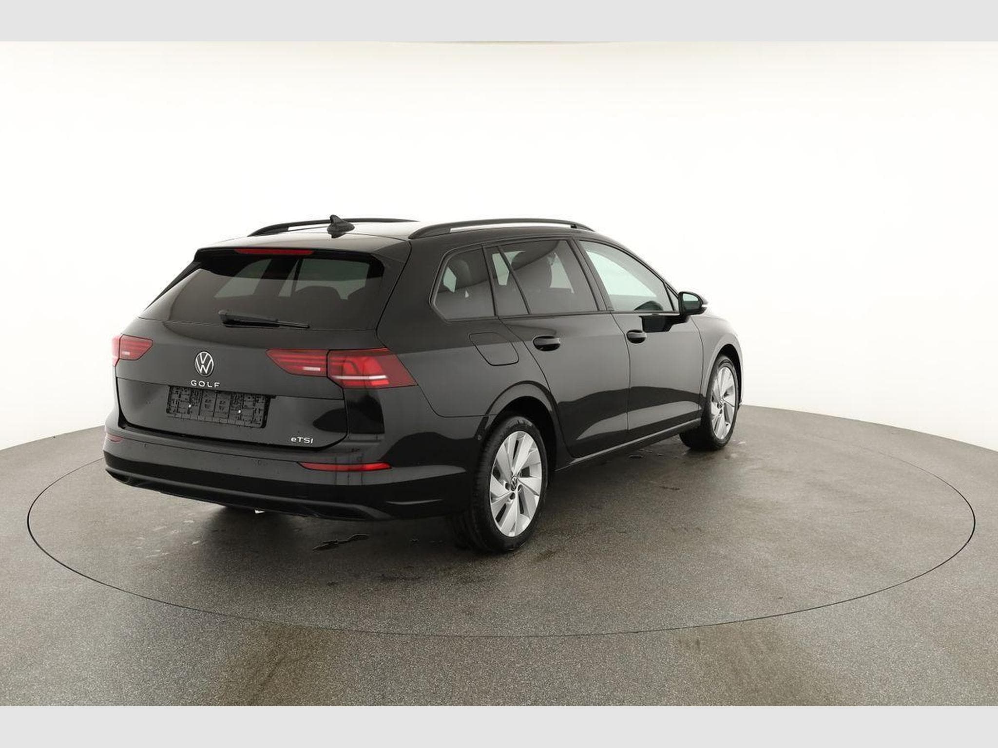 VW Golf Variant 1.5 eTSI 110 kW Life (2026) - Photo 18