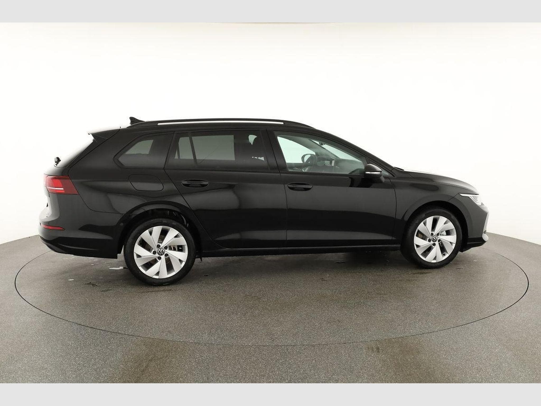 VW Golf Variant 1.5 eTSI 110 kW Life (2026) - Photo 21