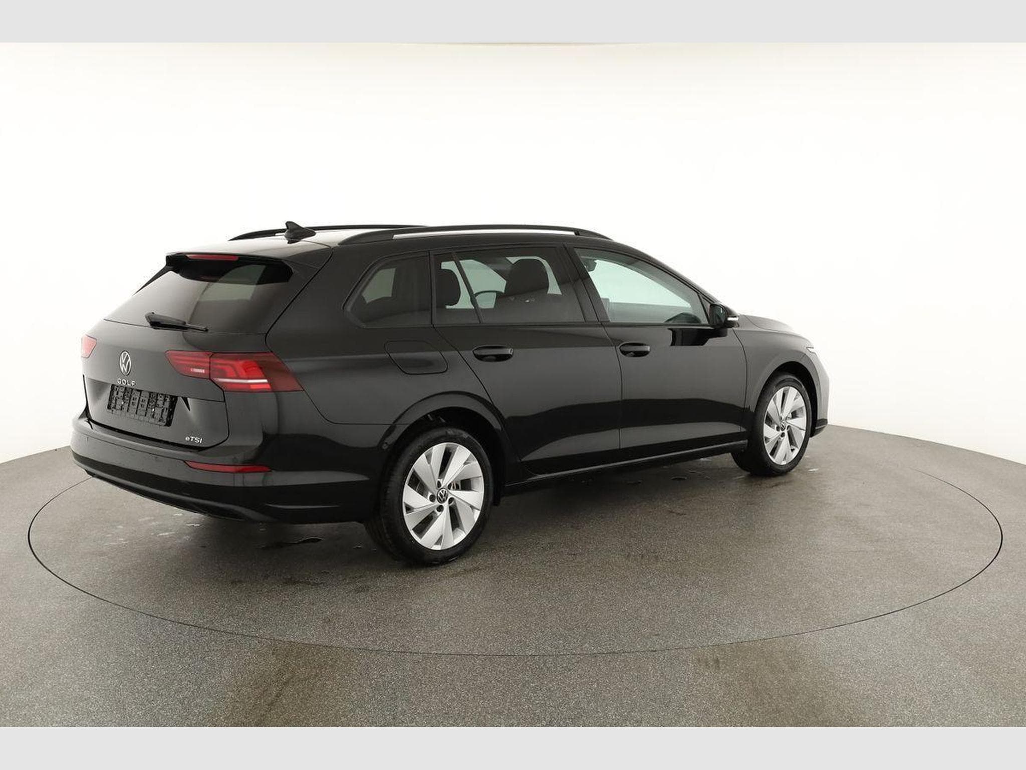 VW Golf Variant 1.5 eTSI 110 kW Life (2026) - Photo 19