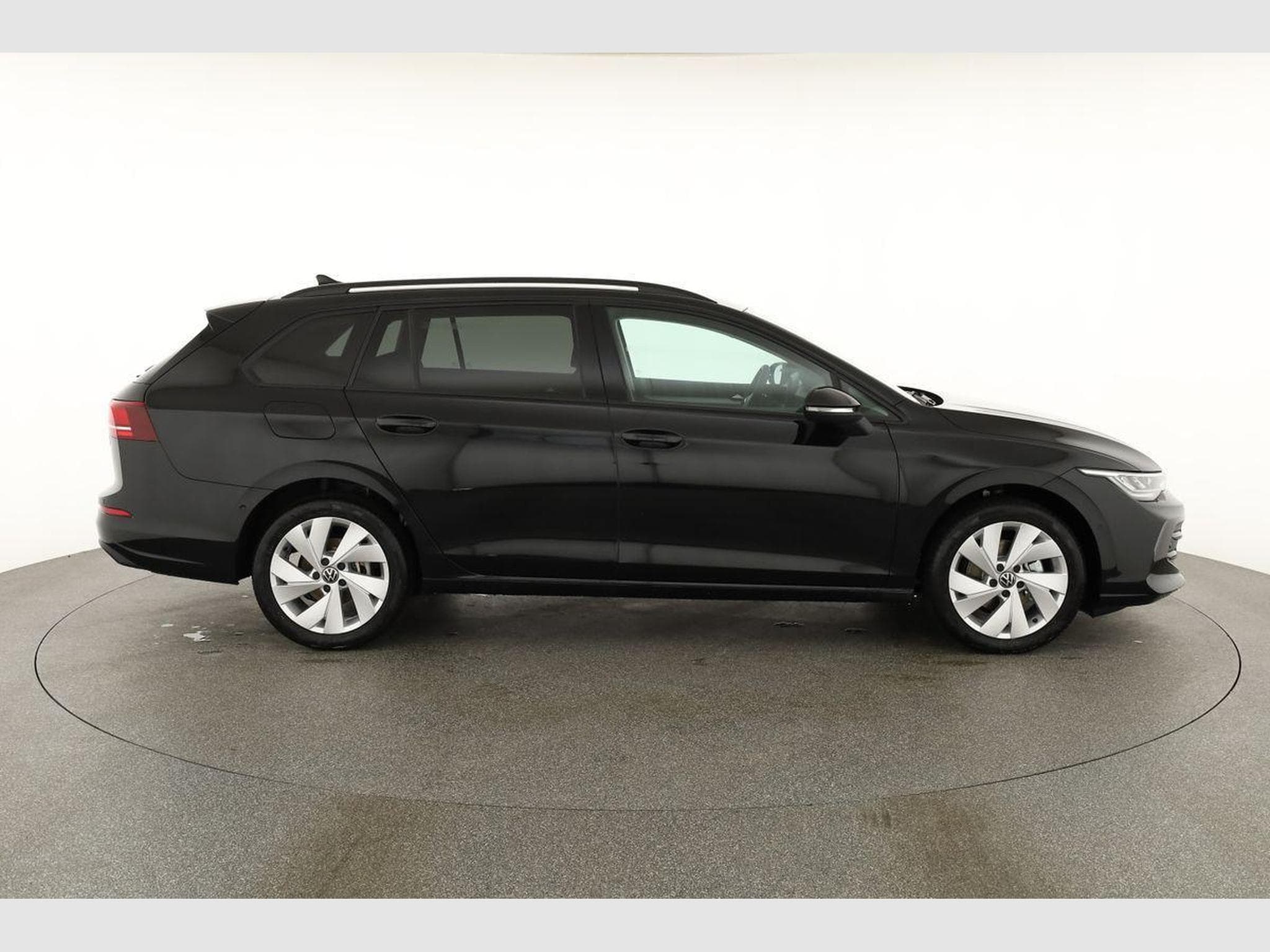 VW Golf Variant 1.5 eTSI 110 kW Life (2026) - Photo 22
