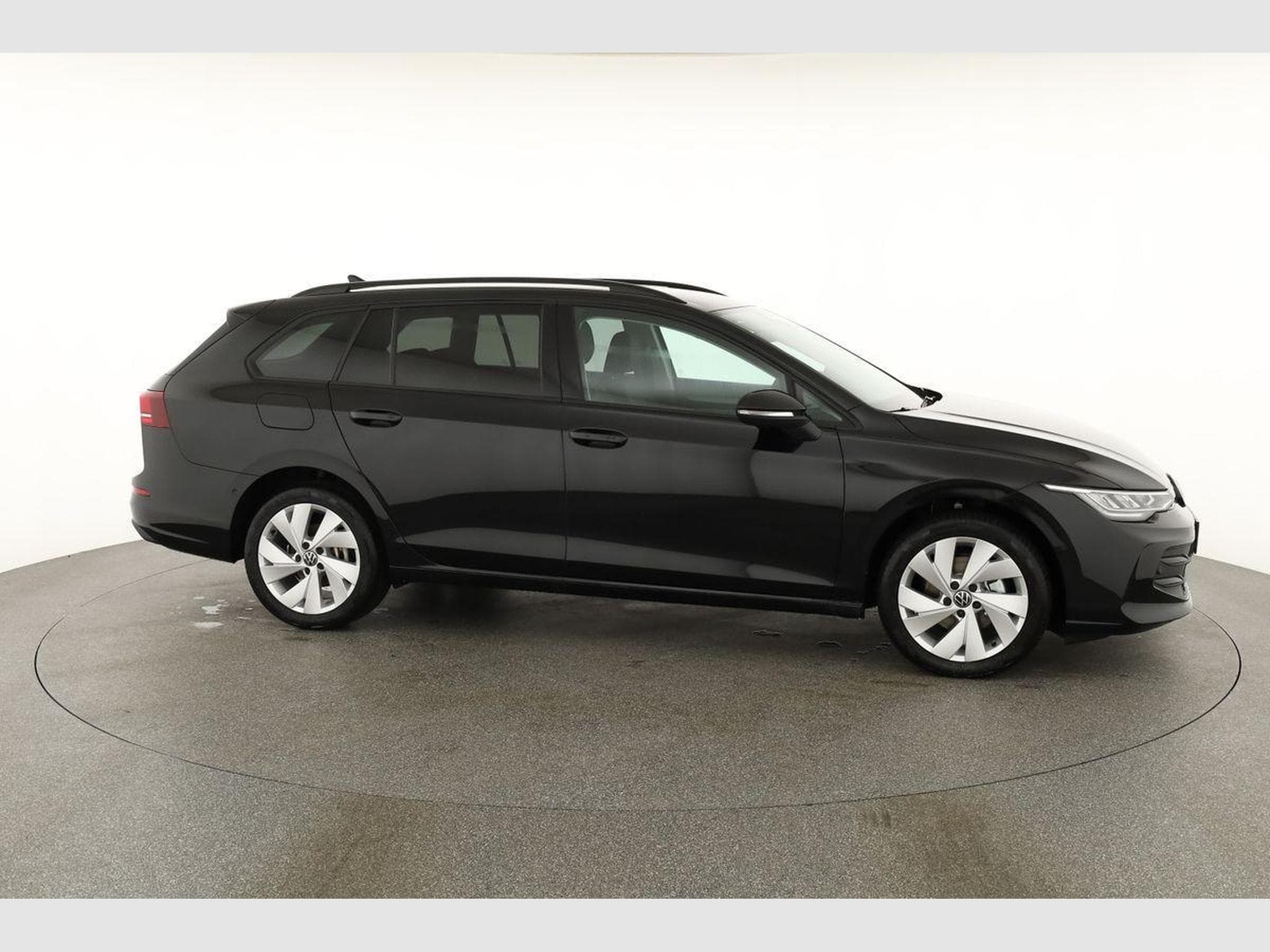 VW Golf Variant 1.5 eTSI 110 kW Life (2026) - Photo 23