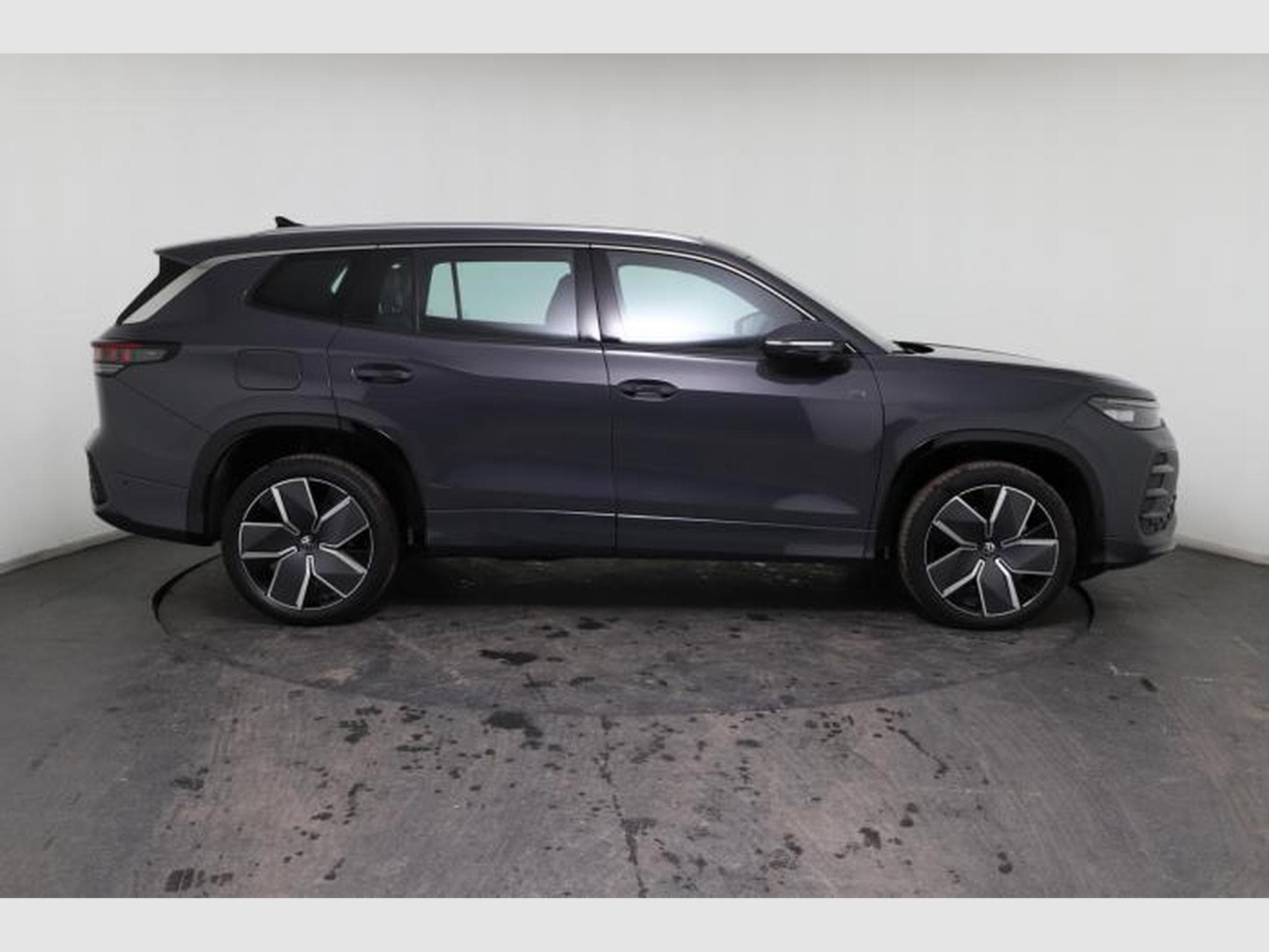 VW Tayron New Edition R-Line (2025) - Photo 9