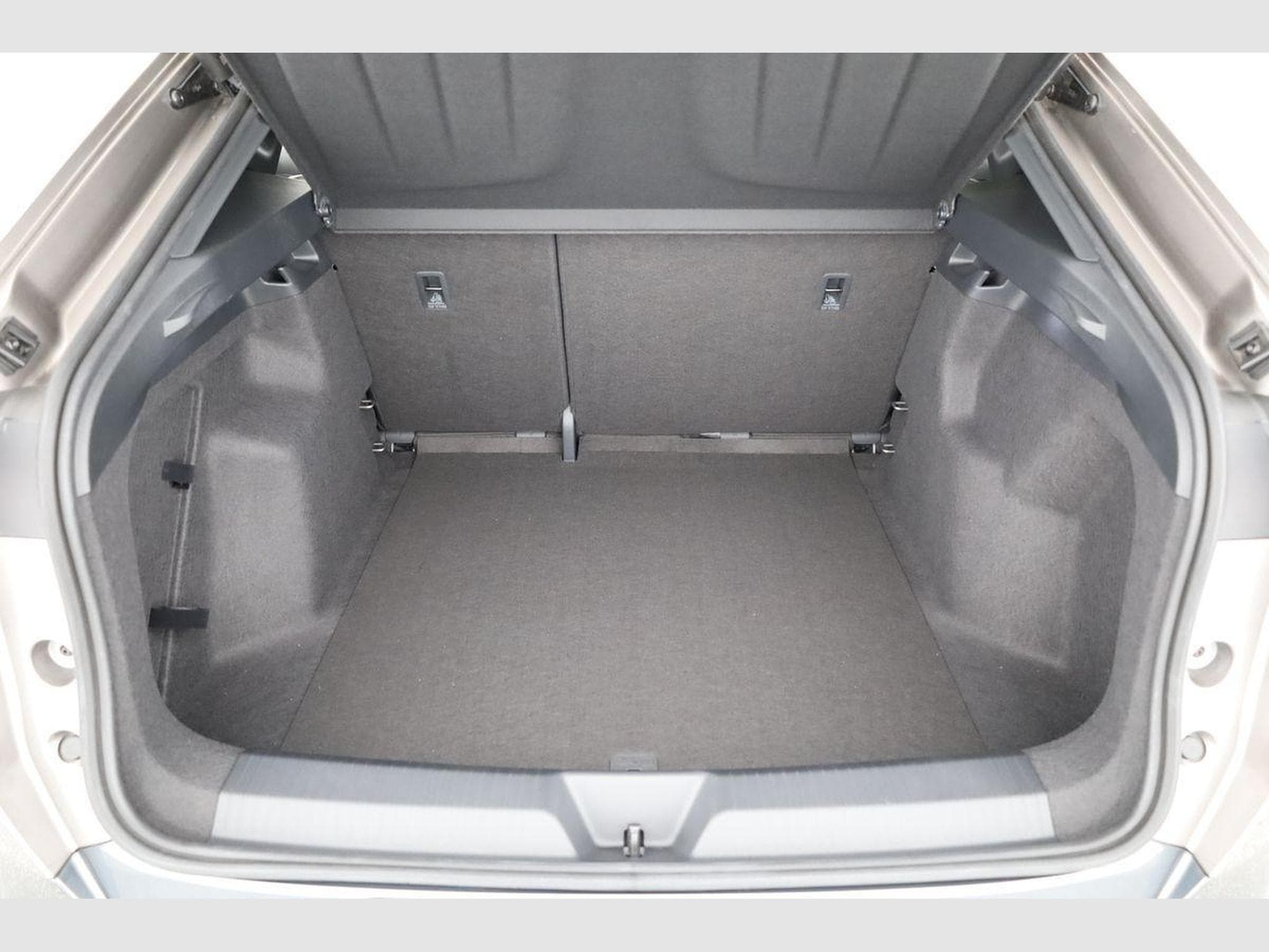 Cupra Tavascan 250 kW 4Drive VZ (2026) - Photo 11