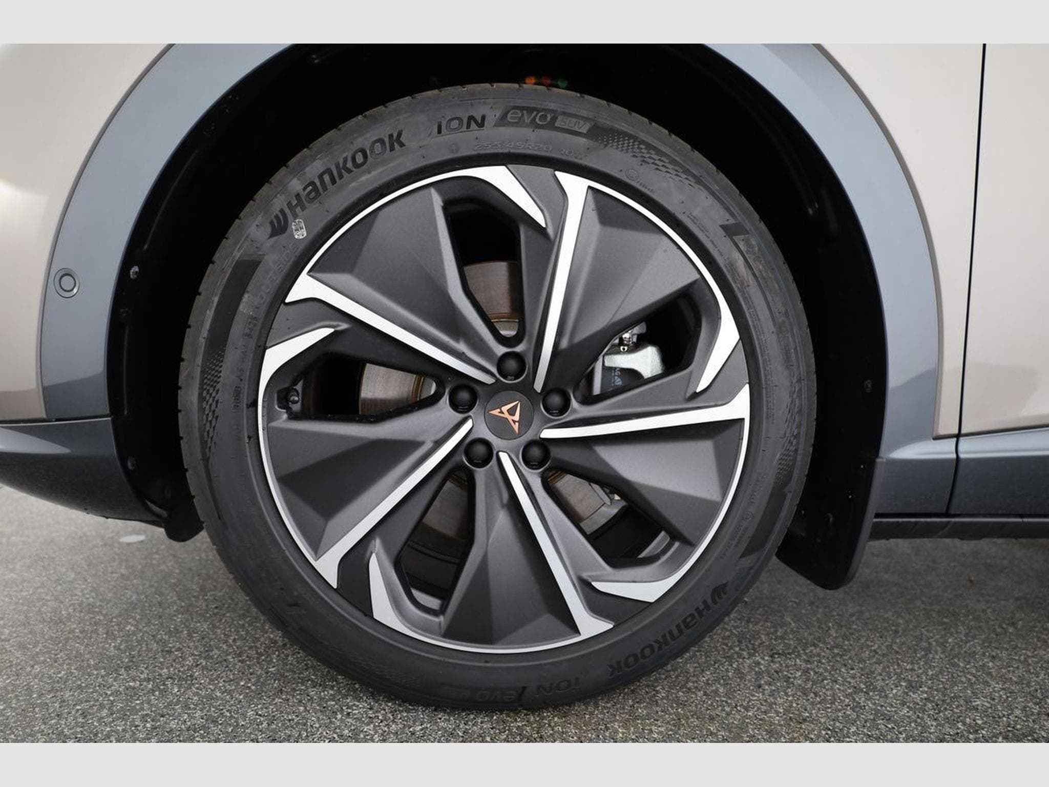 Cupra Tavascan 250 kW 4Drive VZ (2026) - Photo 13