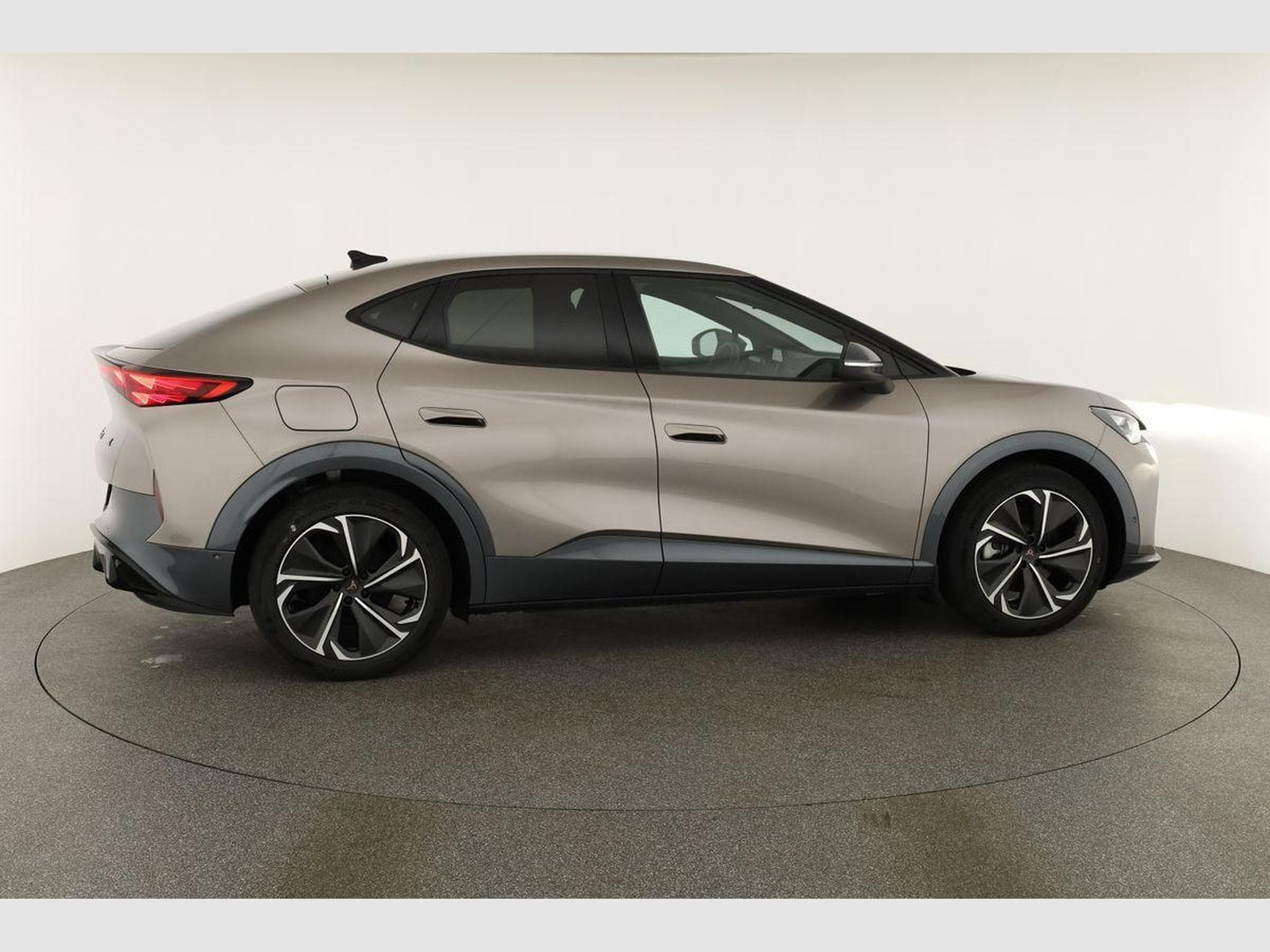 Cupra Tavascan 250 kW 4Drive VZ (2026) - Photo 19