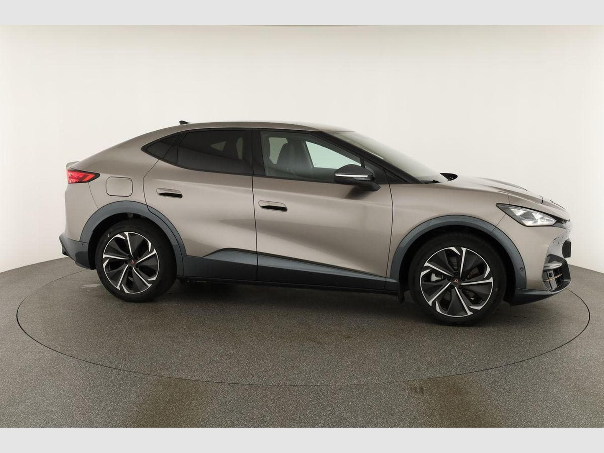 Cupra Tavascan 250 kW 4Drive VZ (2026) - Photo 21