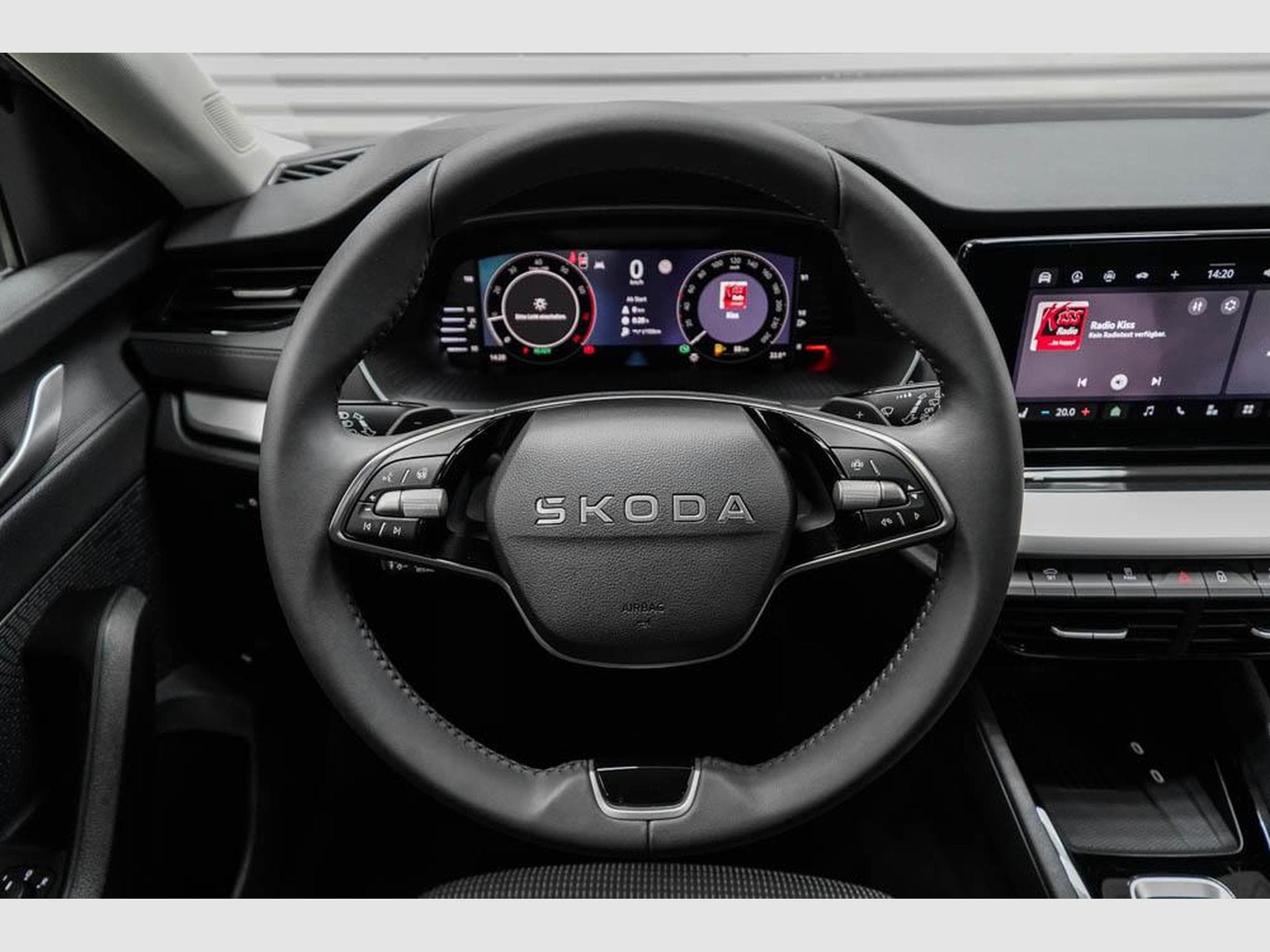 Skoda Octavia Kombi 1,5 TSI (2026) - Foto 9