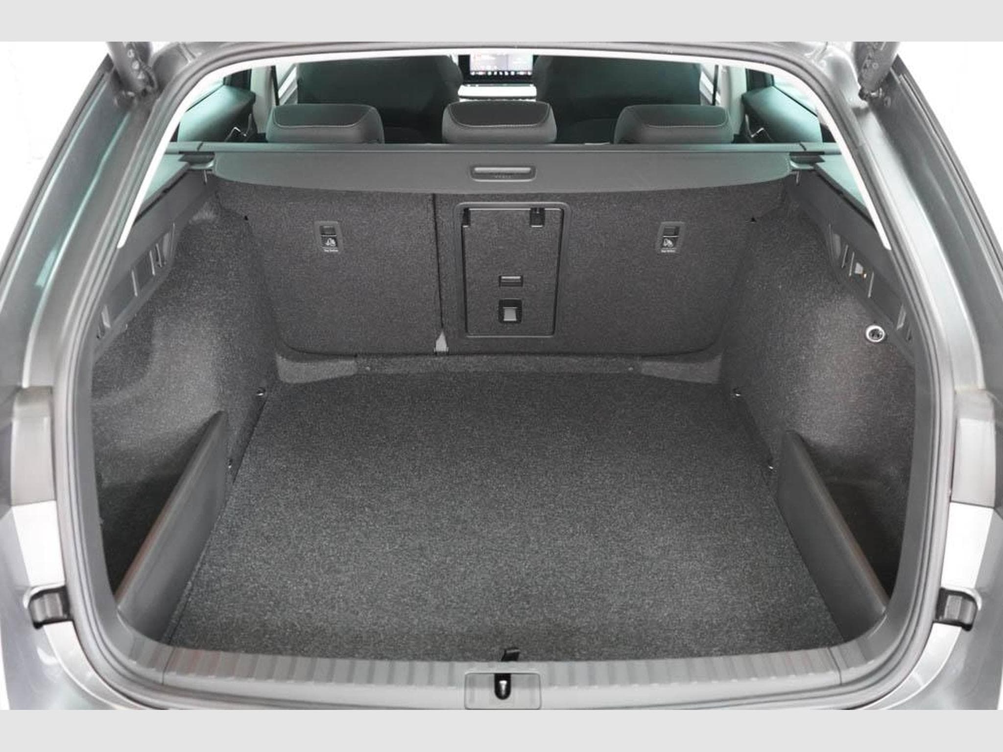 Skoda Octavia Kombi 1,5 TSI (2026) - Foto 18